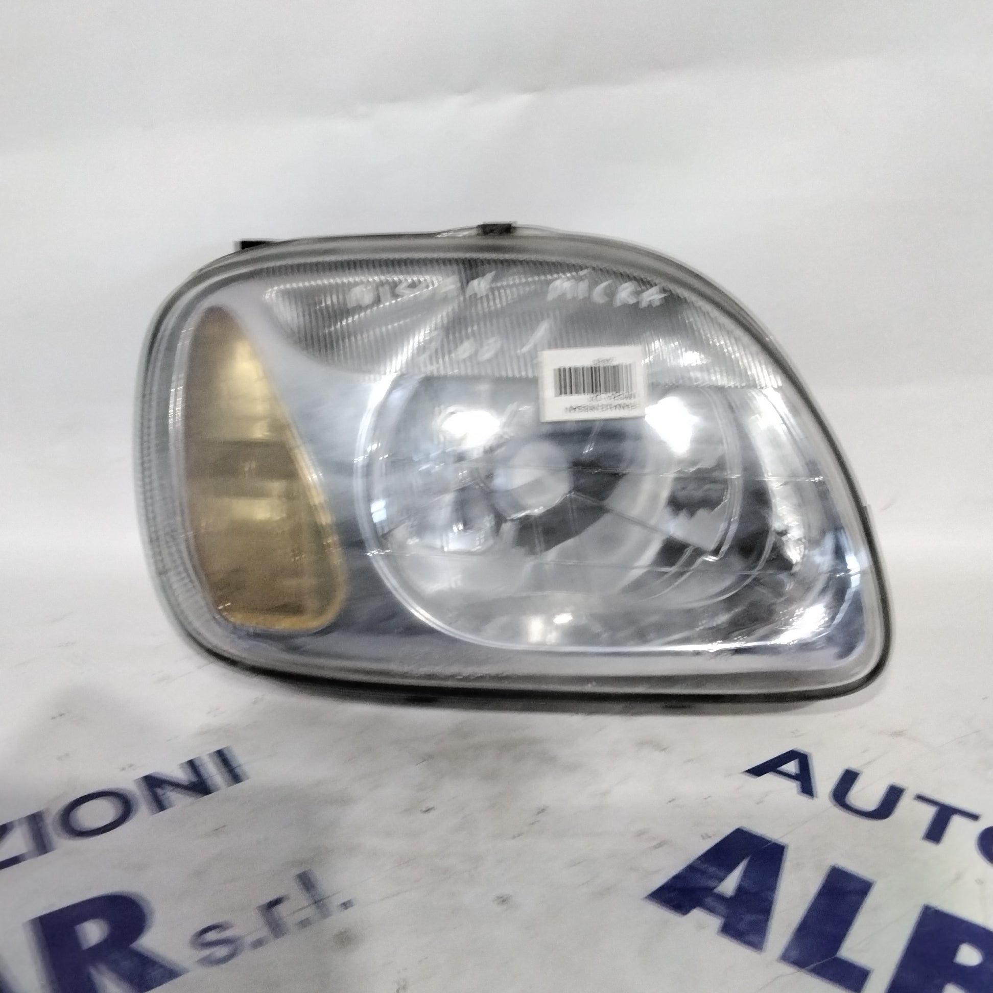 Right headlamp Nissan Micra year 2001 code: 89004679 (sf8p4)