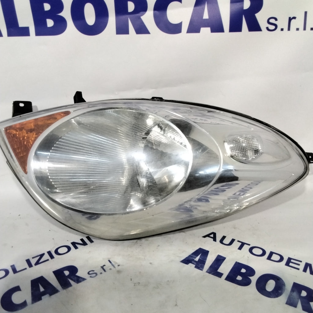 Headlight Nissan Note left year 2007 code: 260609u100 (sf8p4)
