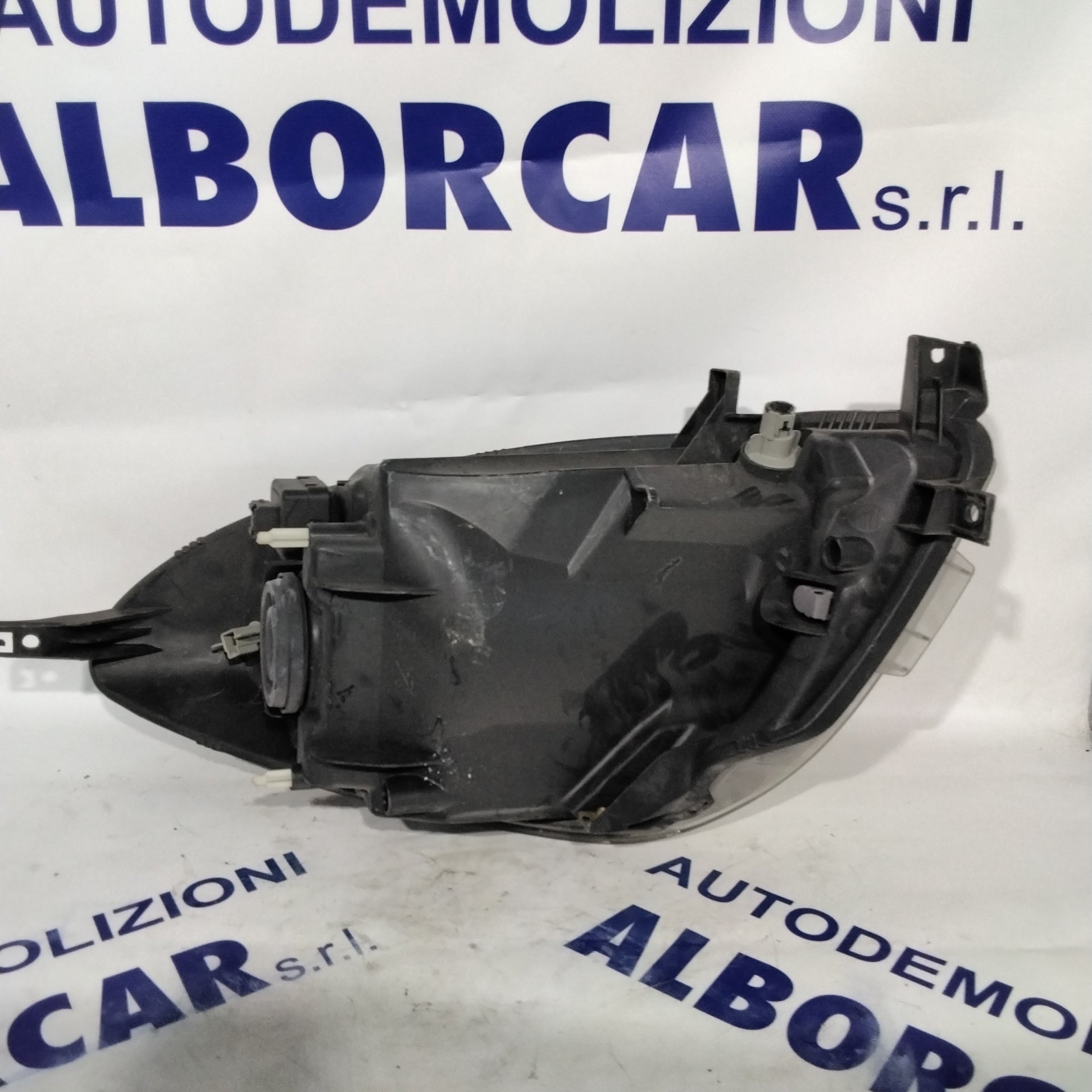 Headlight Nissan Note left year 2007 code: 260609u100 (sf8p4)