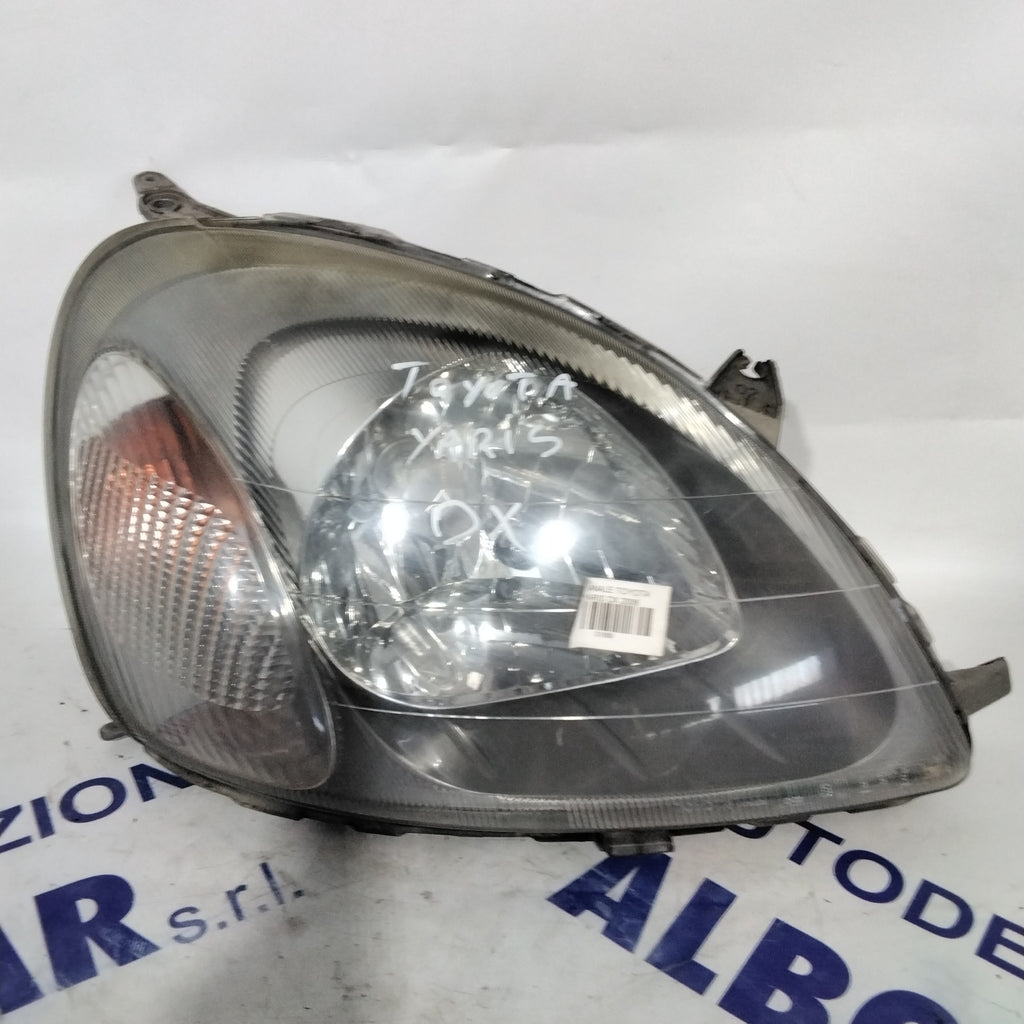 Left headlight Toyota Yaris year 2003 code: 21211A2L (sf8p4)