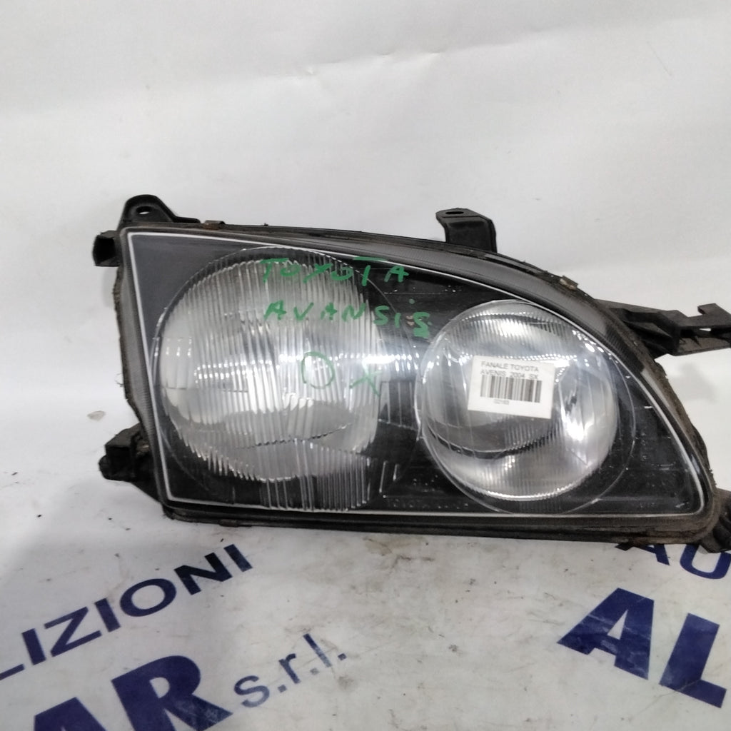 Right headlight Toyota Avensis year 2000 code: 54533365(sf8p4)