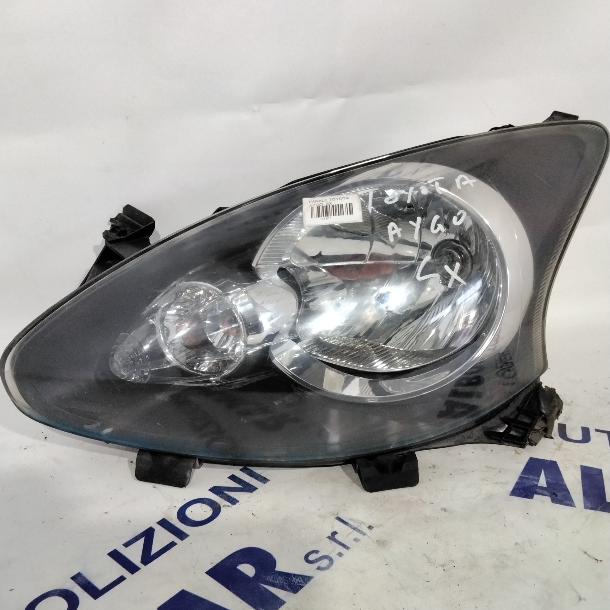 Headlight Toyota Aygo left side year 2005 code: 21211K2L (sf8p4)