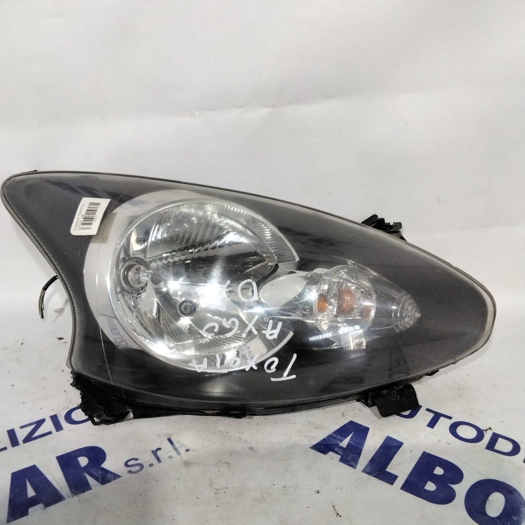 Faro fanale toyota aygo destro anno 2005 codice: 811100H010 (sf8p4)