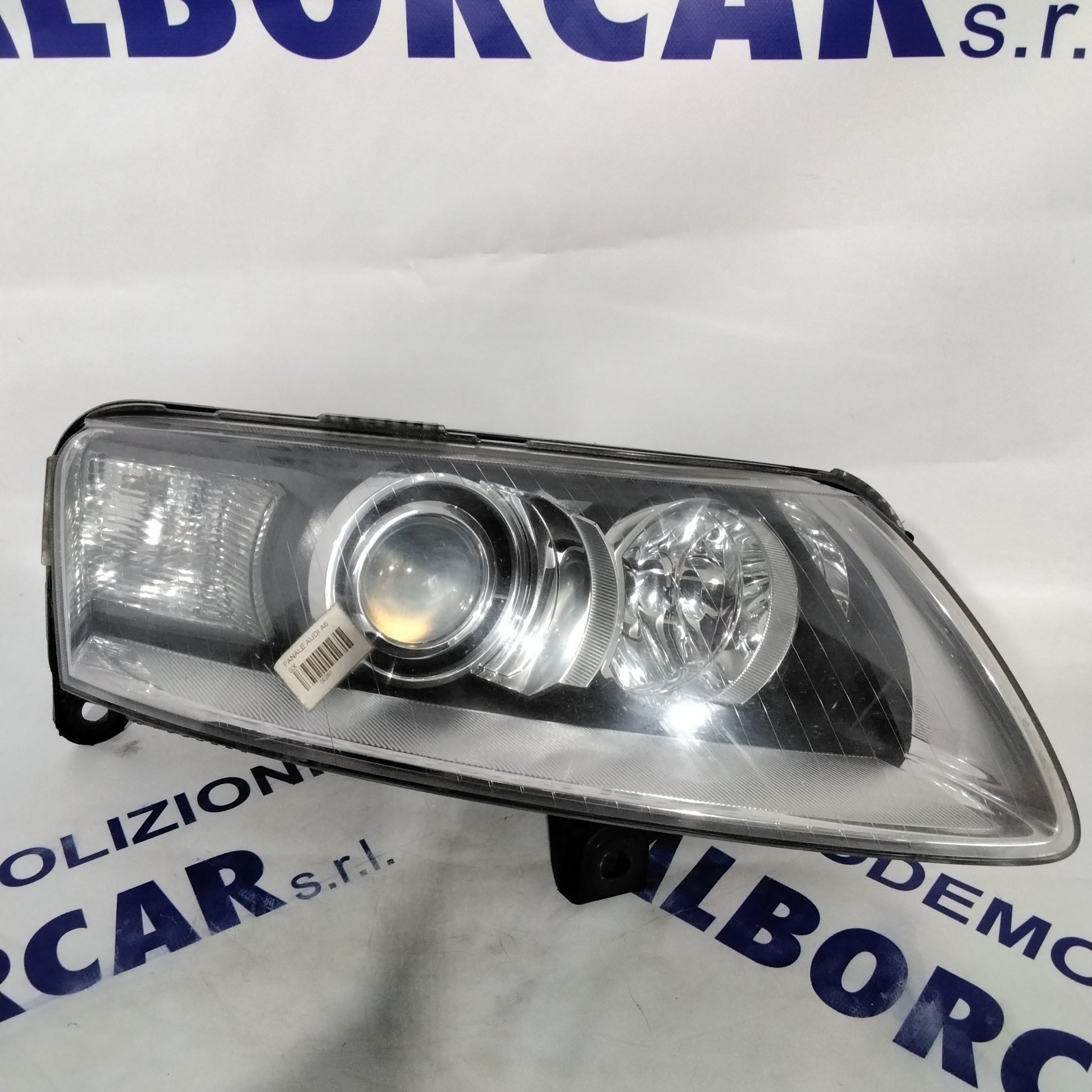 Right headlight Audi A6 year 2004 code: 00970112 (sf8p5)