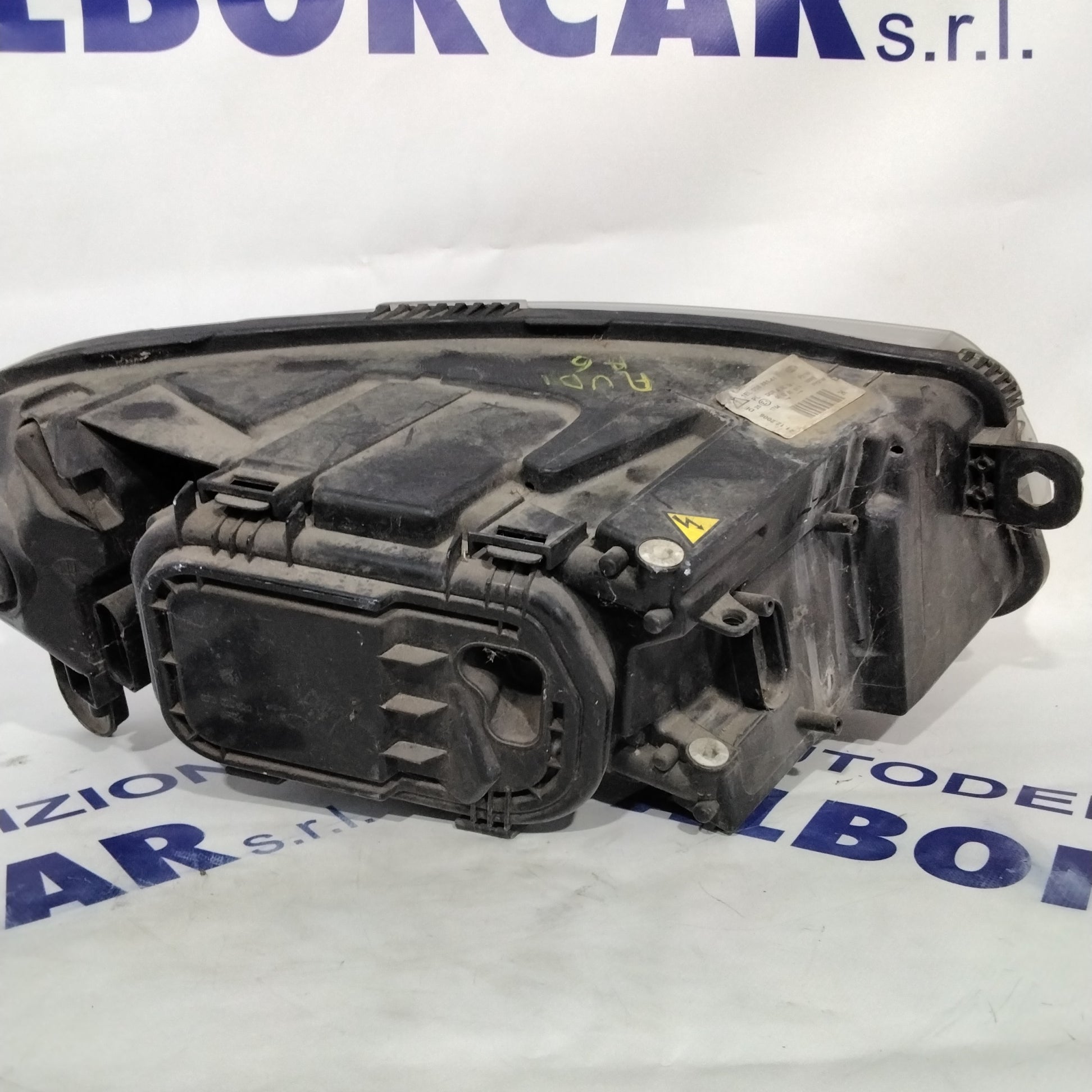 Audi A6 left headlight 2004 code: 00888141 (sf8p5)