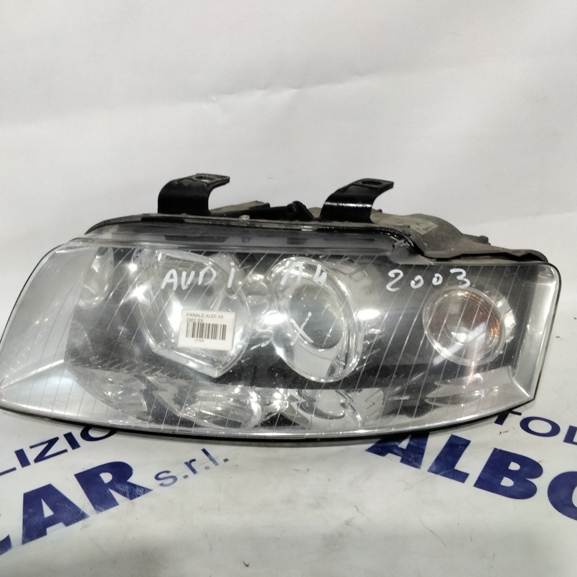 Audi A4 left headlight, year 2003, code: 89305690 (sf8p5)