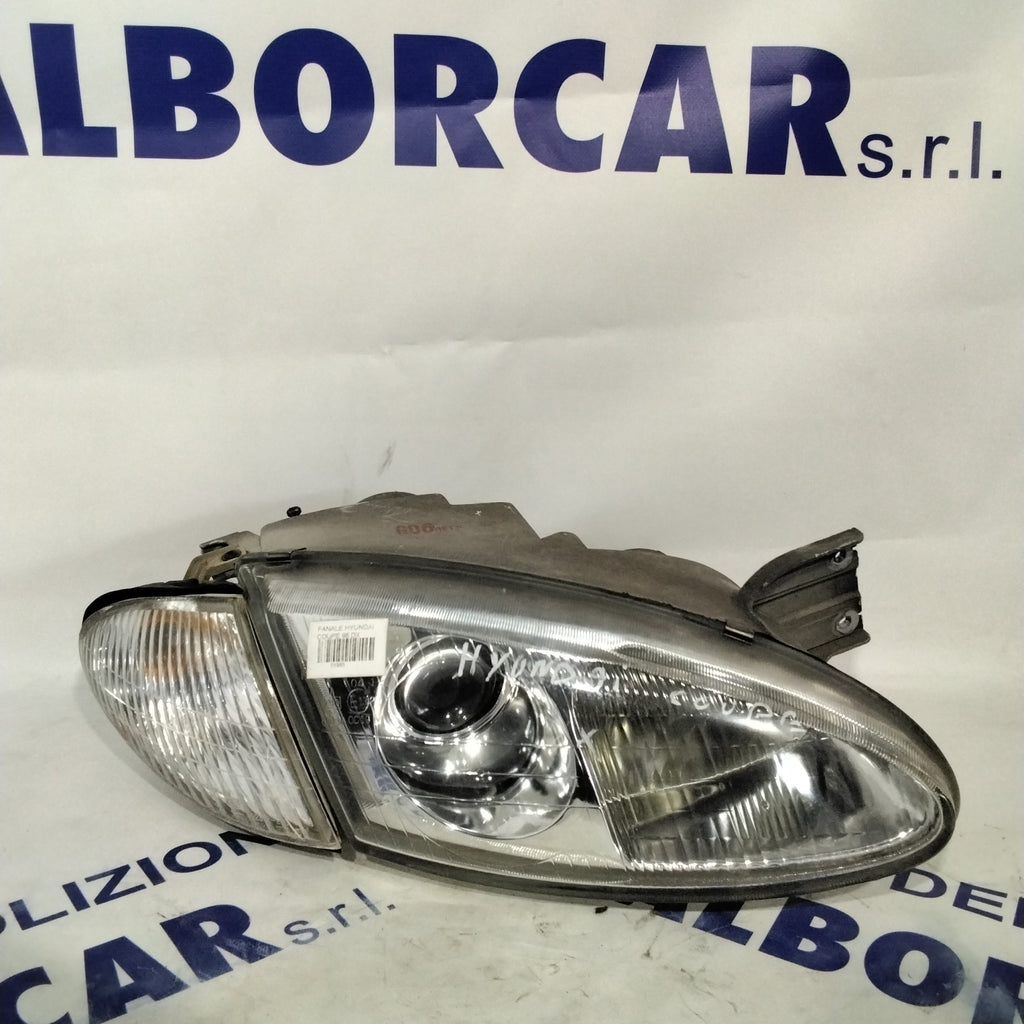 Right Hyundai Coupe headlight year 1998 code: 1010495 (sf8p4)