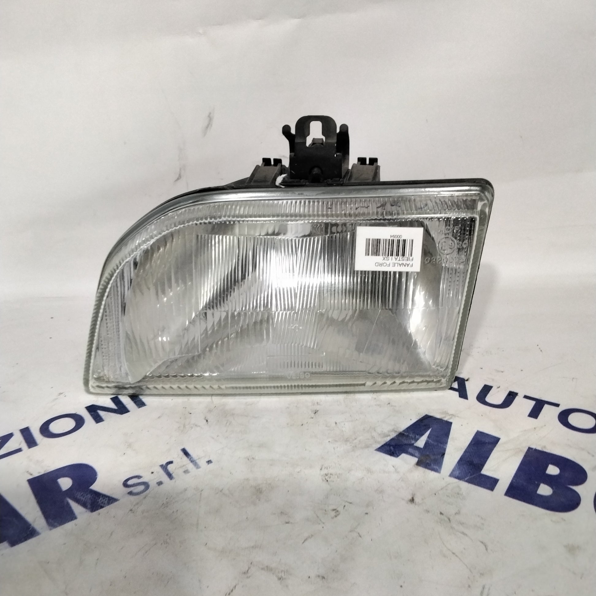 Ford Fiesta left headlight, year 1996, code: 0220073 (sf8p3)