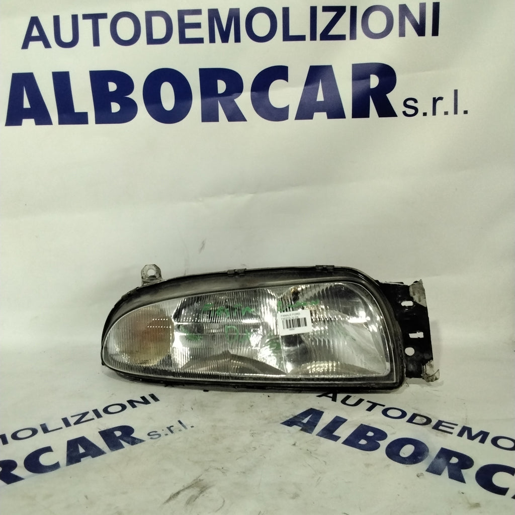 Right headlamp Ford Fiesta year 2000 code: 0301049202 (sf8p3)