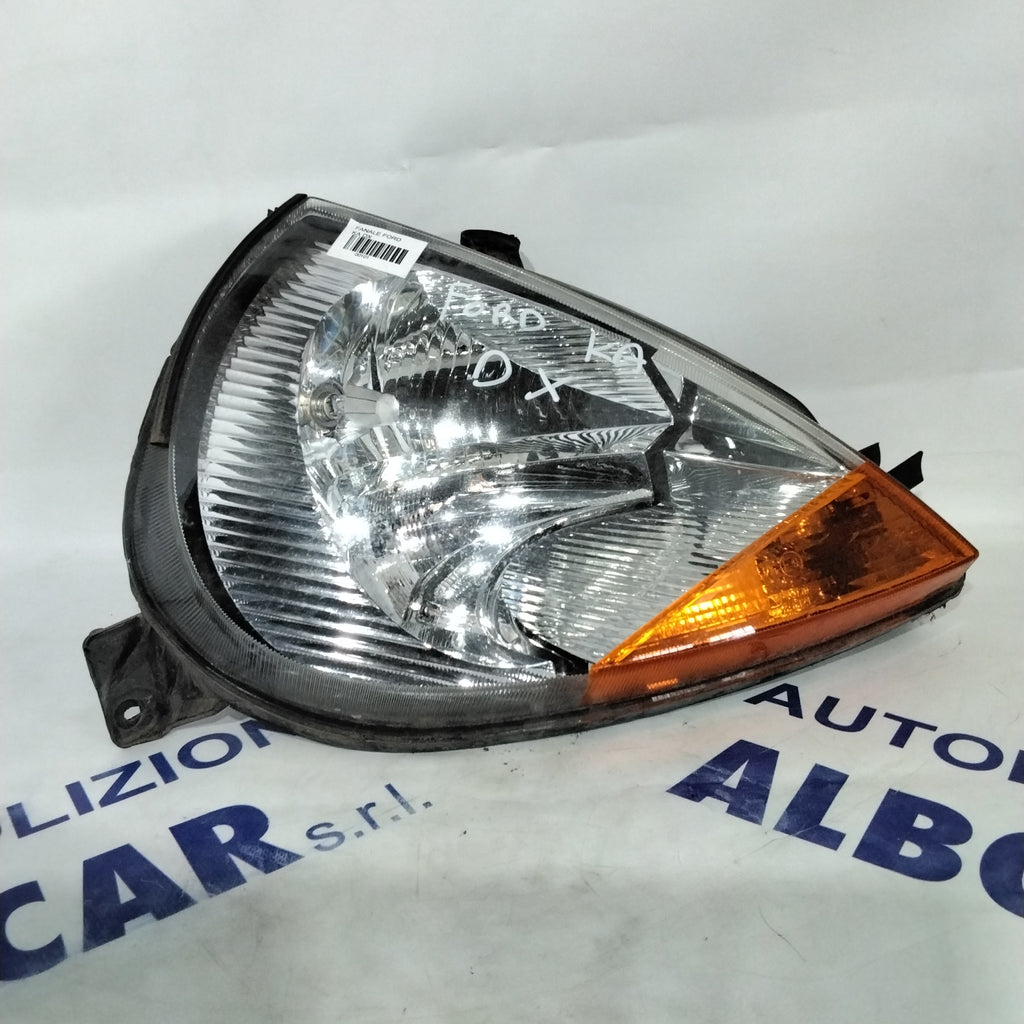 Ford Ka right headlamp year 2000 code: 67724920 (sf8p3)