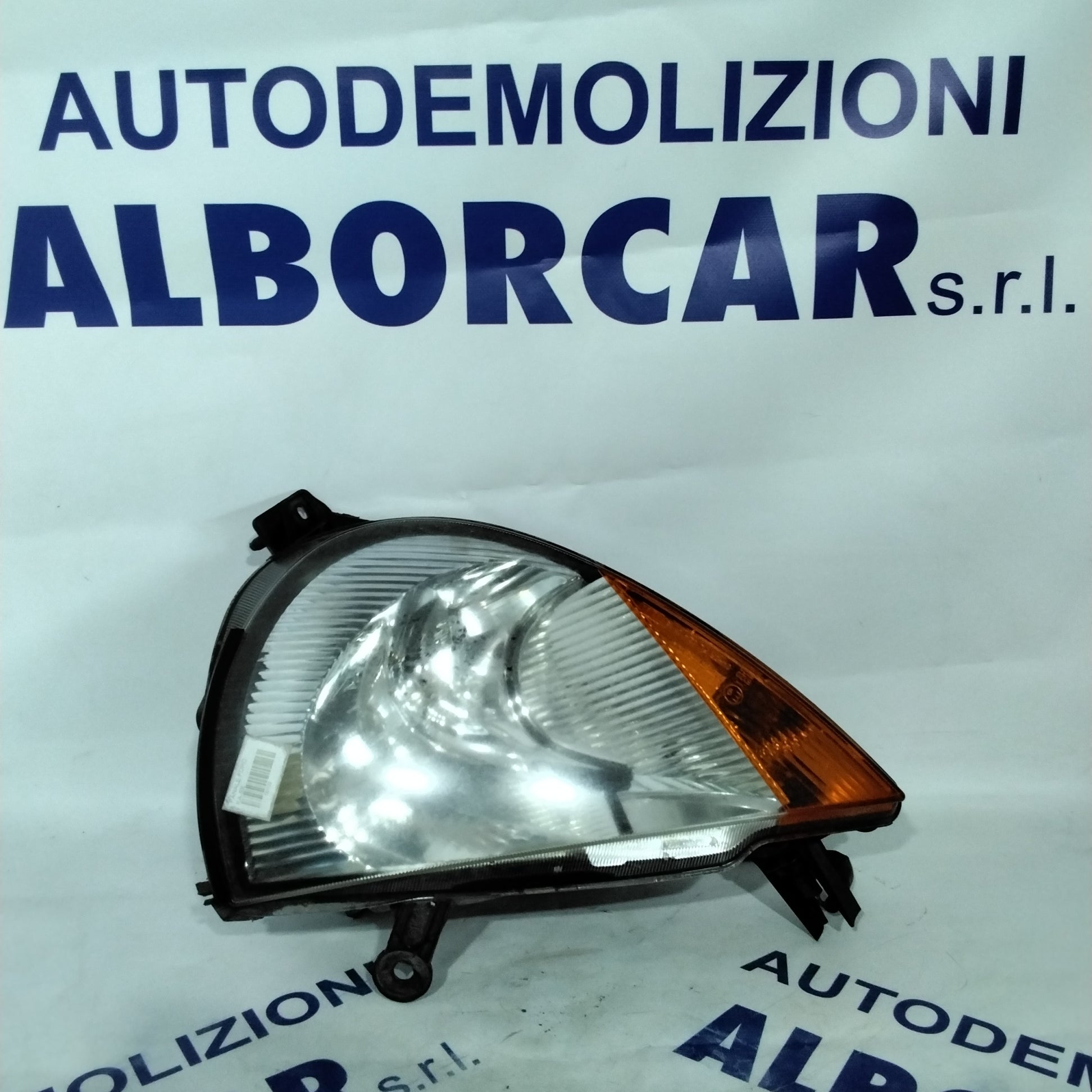 Ford Ka left headlight year 2000 code: 67724920 (sf8p3)