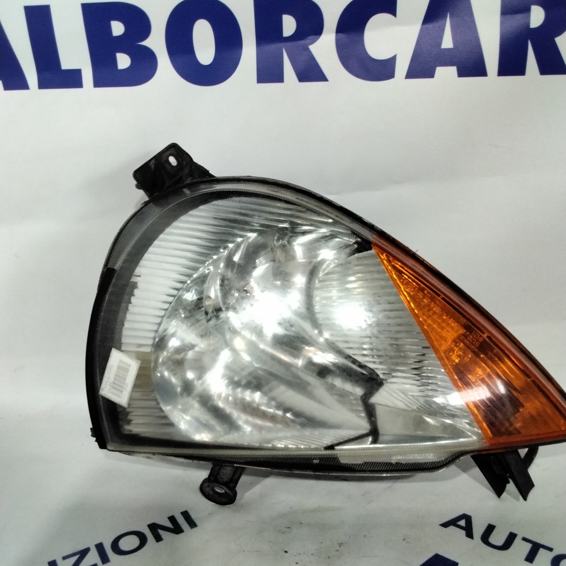 Ford Ka left headlight year 2000 code: 67724920 (sf8p3)