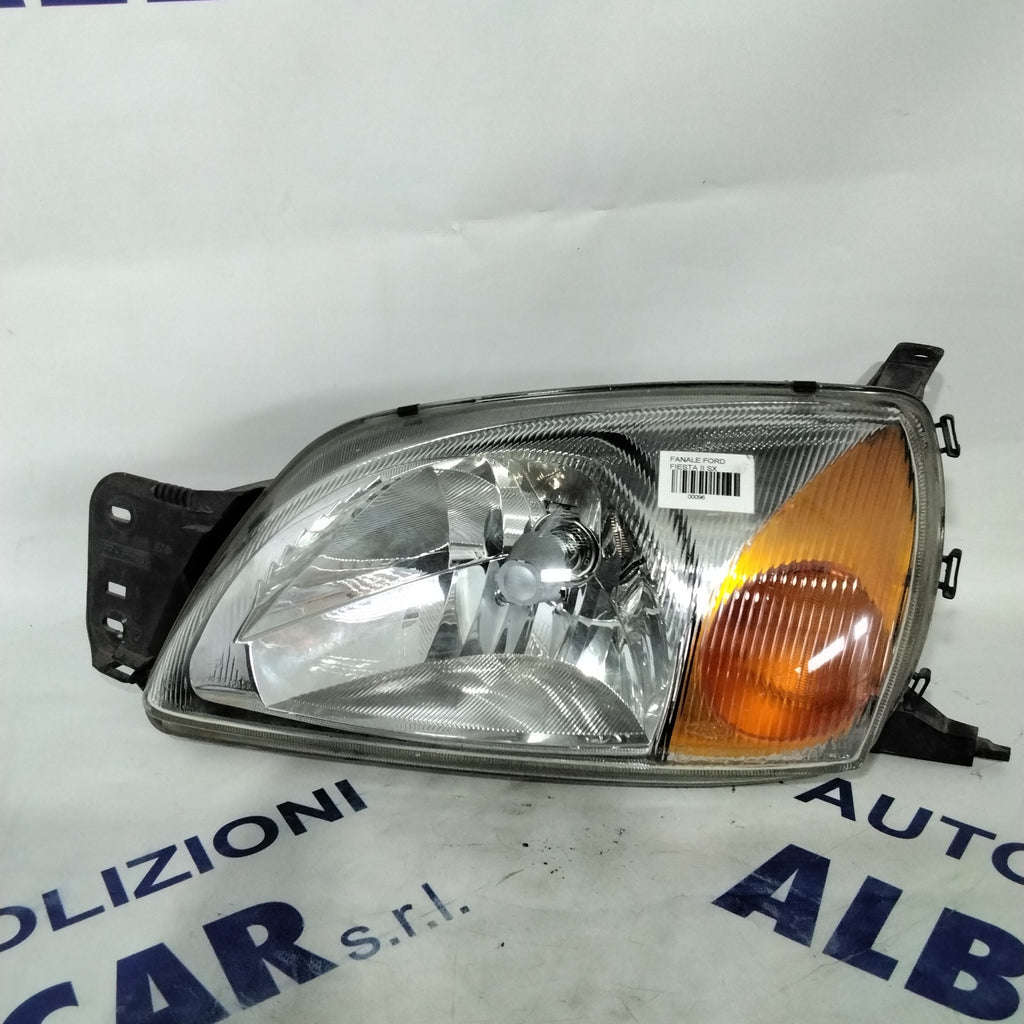Ford Fiesta left headlight year 2002 code: 0301173301 (sf8p3)