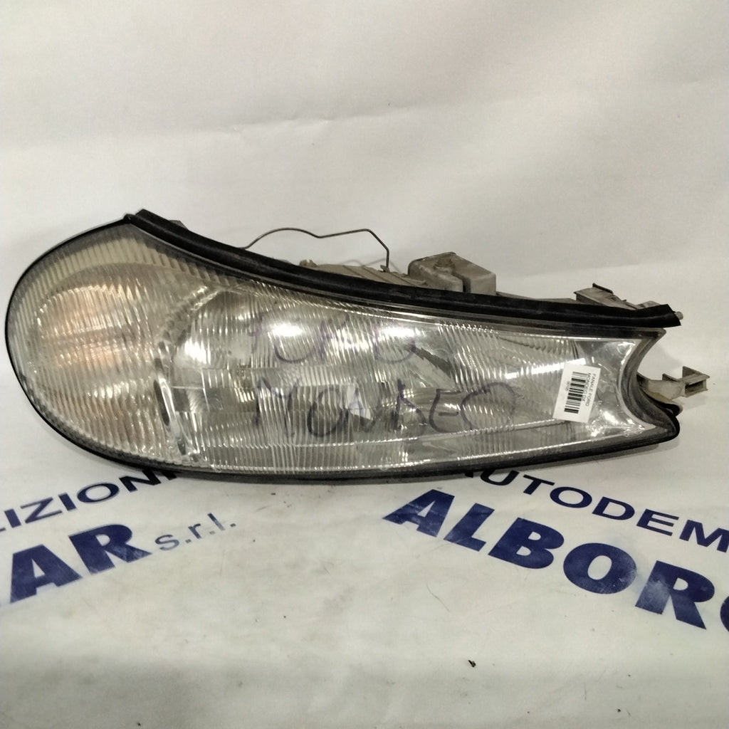 Ford Mondeo right headlight year 2000 code: 0301098202 (sf8p3)