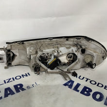 Carica l&#39;immagine nel visualizzatore di Gallery, Faro fanale ford mondeo destro  anno 2000 codice: 0301098202 (sf8p3)
