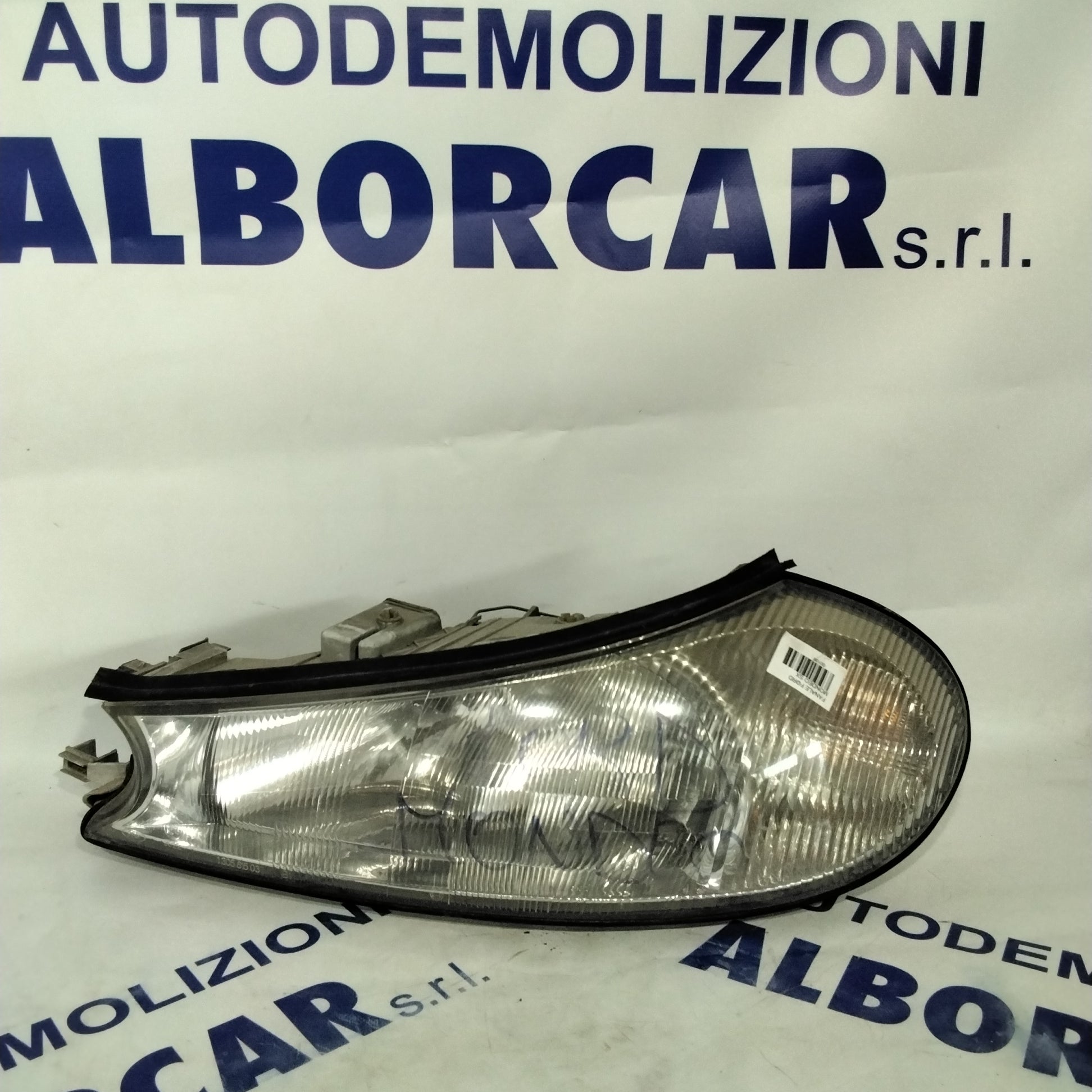 Ford Mondeo left headlight, year 2000, code: 0301098201 (sf8p3)