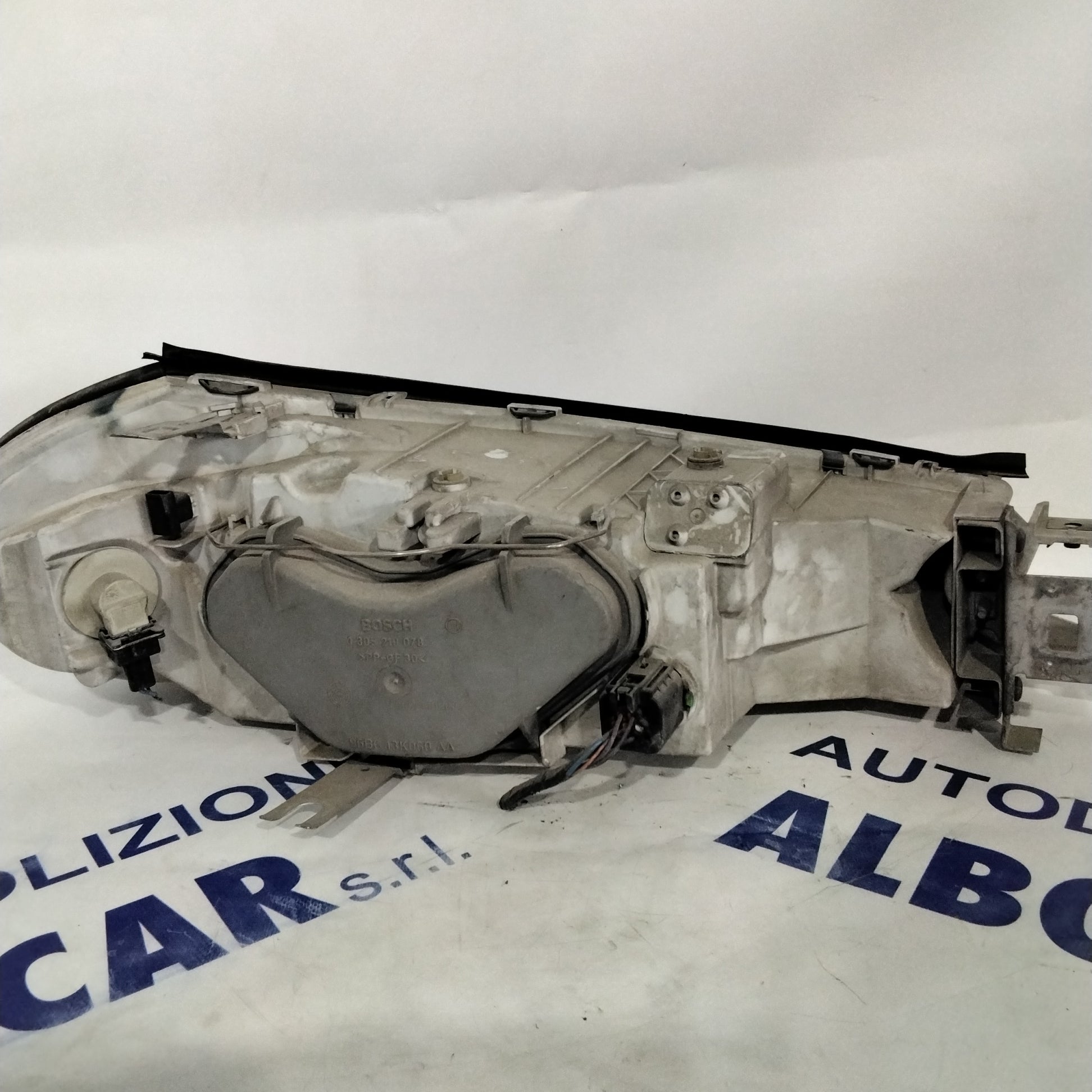 Ford Mondeo left headlight, year 2000, code: 0301098201 (sf8p3)