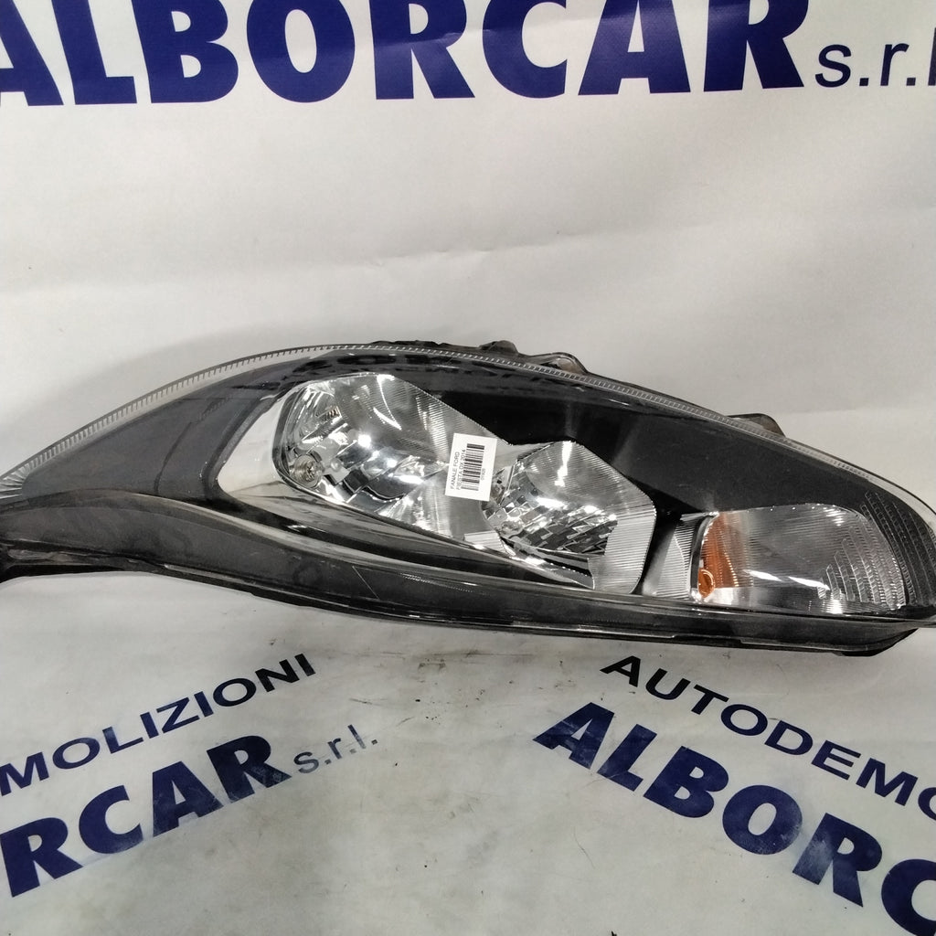 Right headlight Ford Fiesta year 2014 code: C1BB13W030 (sf8p3)