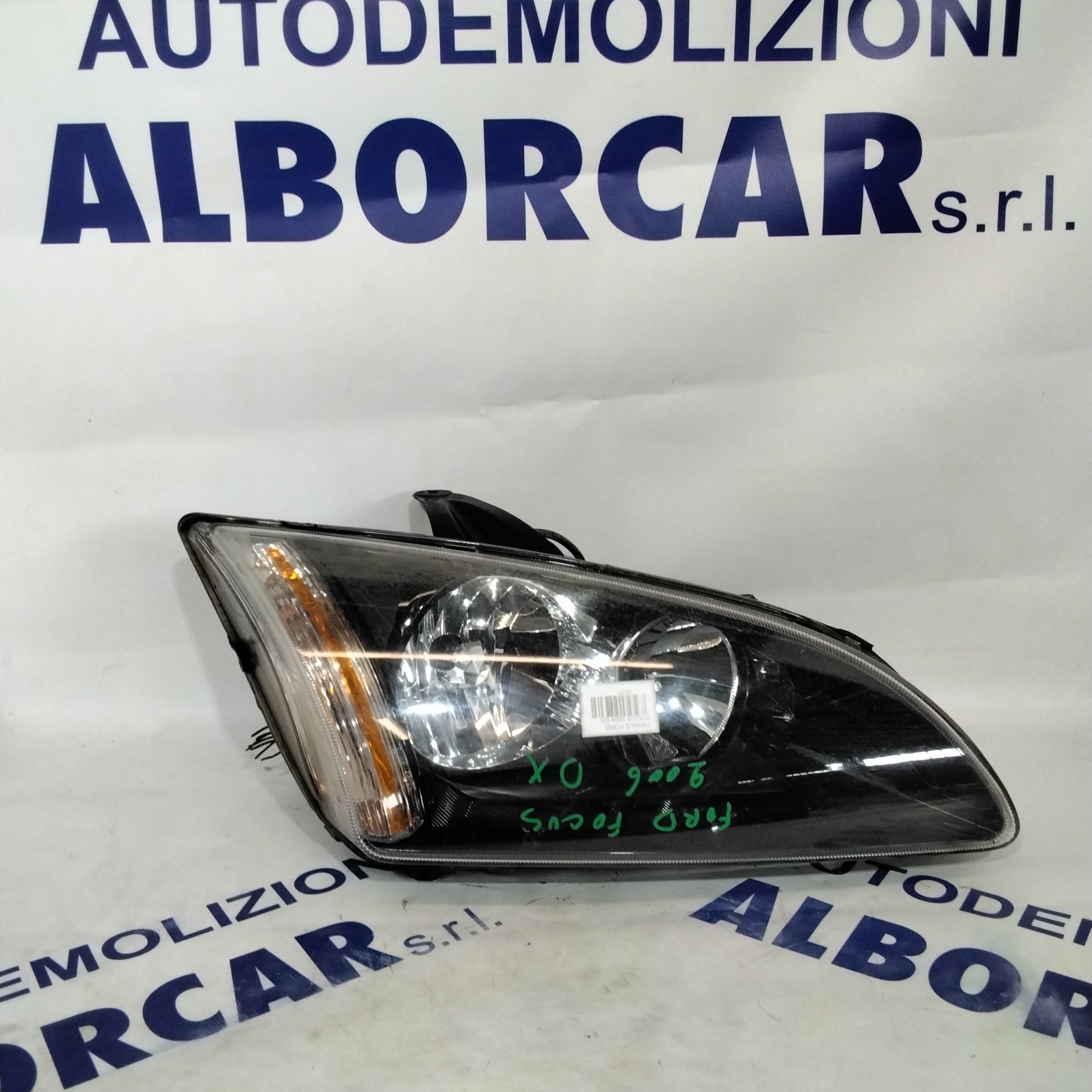 Right headlight ford focus year 2006 code: 0374D