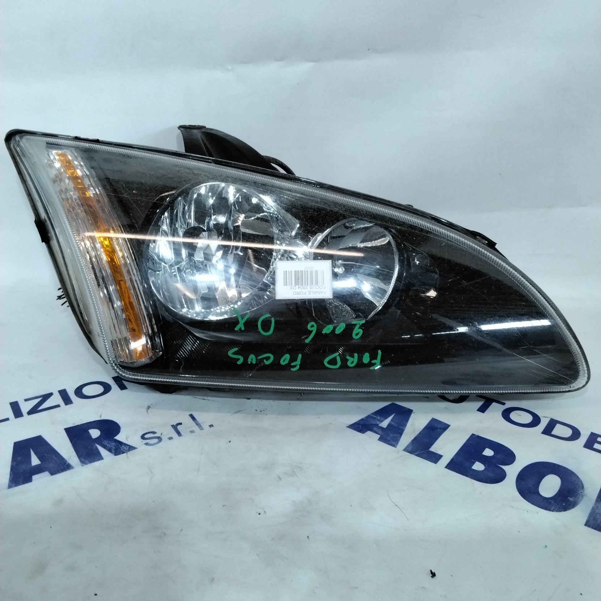 Right headlight ford focus year 2006 code: 0374D