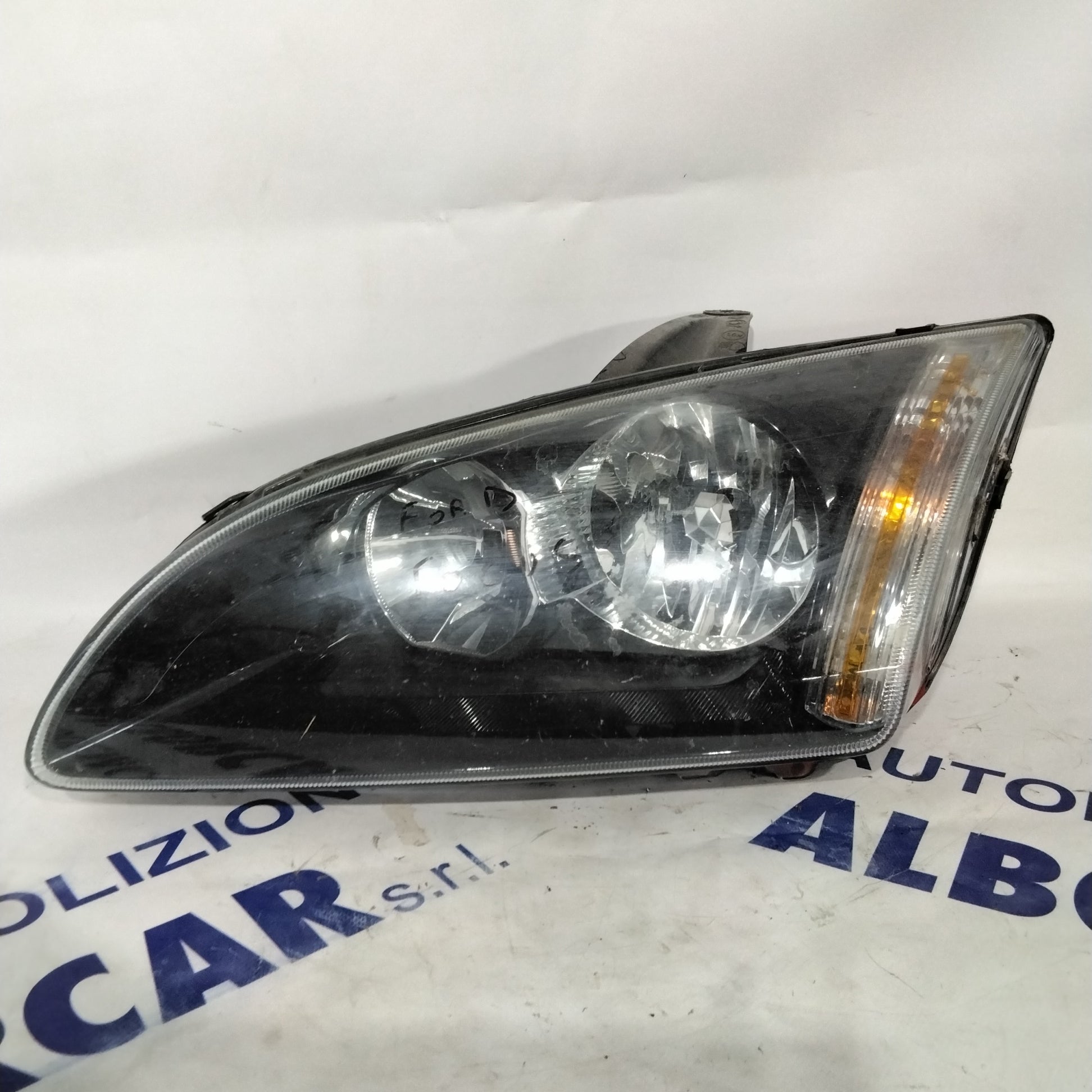 Ford Focus left headlight, year 2006, code: 0374D