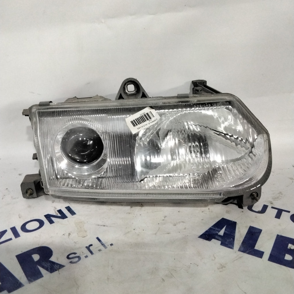 Alfa Romeo 145 right headlight 1998 code: 60587937 (sf8p5)