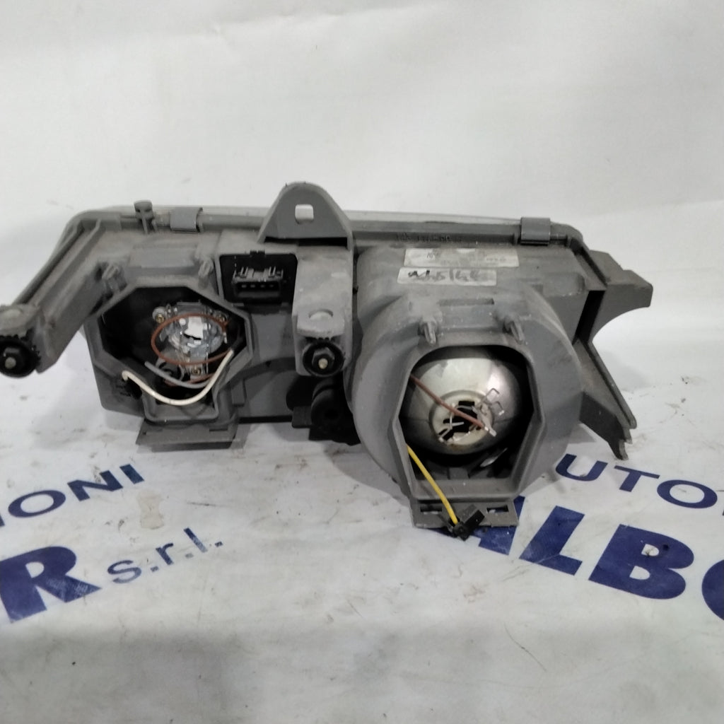 Alfa Romeo 145 right headlight 1998 code: 60587937 (sf8p5)