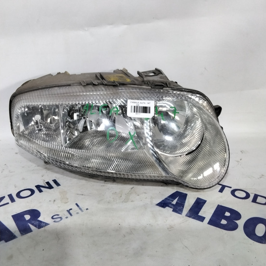 Alfa Romeo 147 right headlight, year 2004, code: 465565640 (sf8p5)