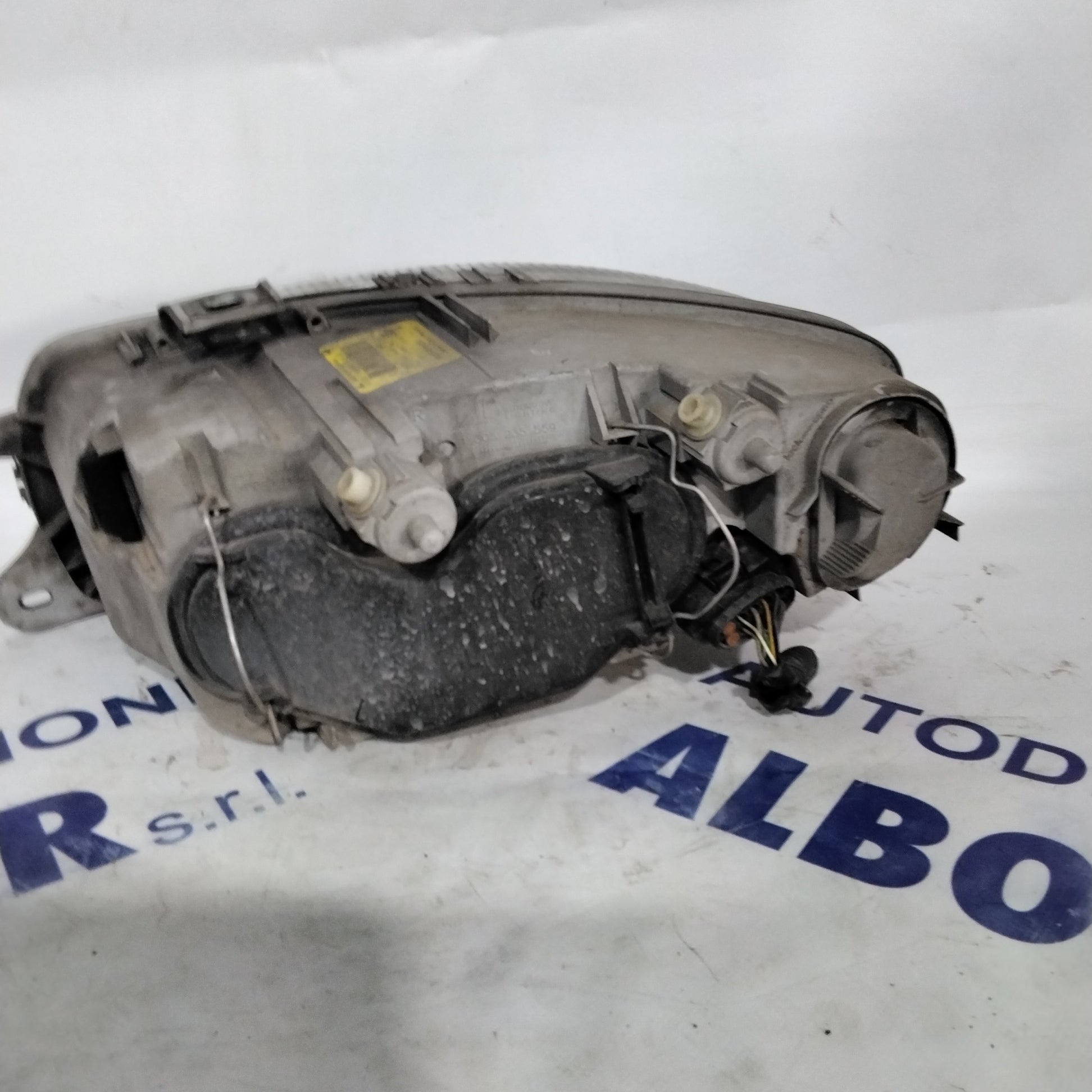 Alfa Romeo 147 right headlight, year 2004, code: 465565640 (sf8p5)