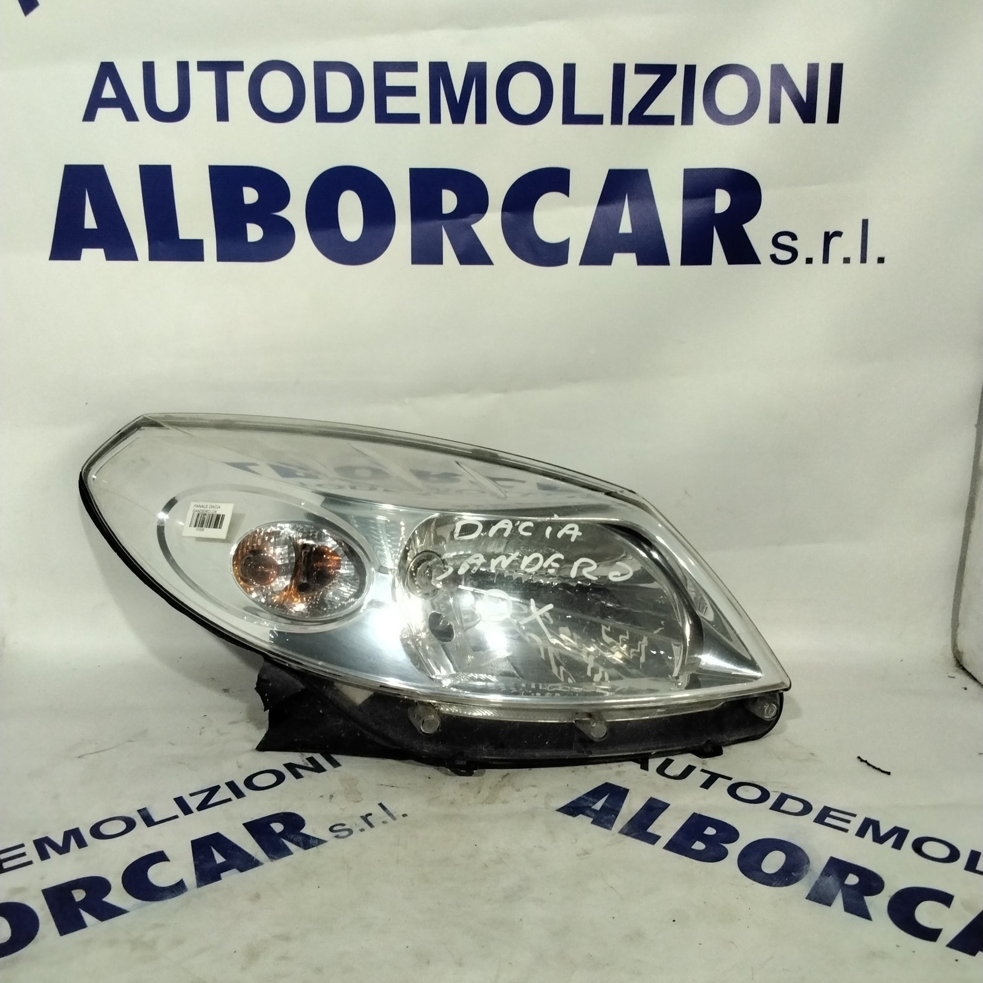 Headlight Dacia Sandero right year 2007 (sf8p5)