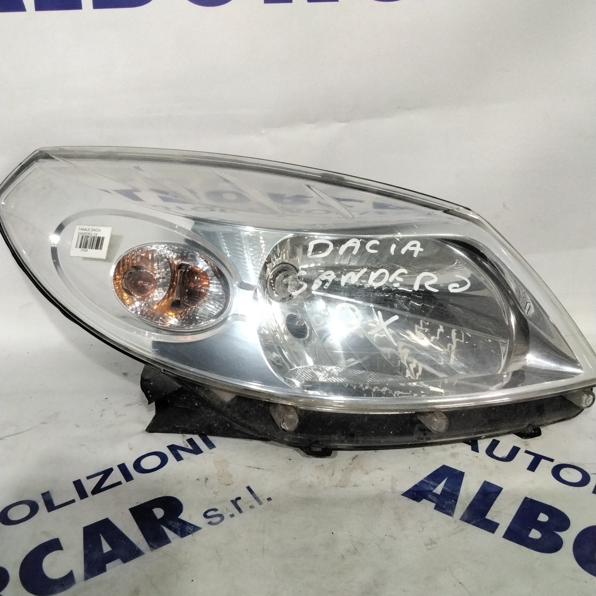 Headlight Dacia Sandero right year 2007 (sf8p5)