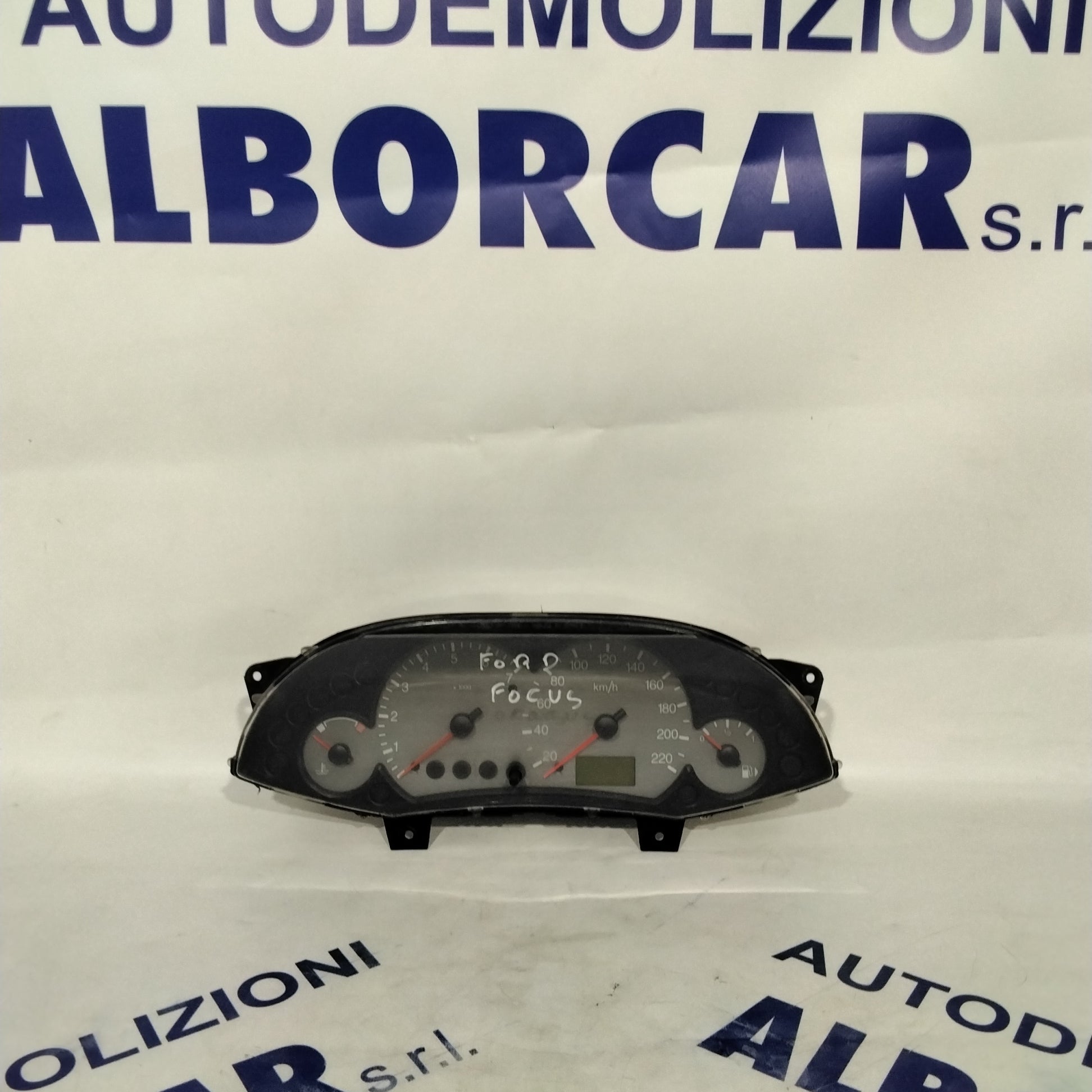 instrument cluster/odometer/gauge for Ford Focus year 2001 code: 98AP10841BC (sf7p2)