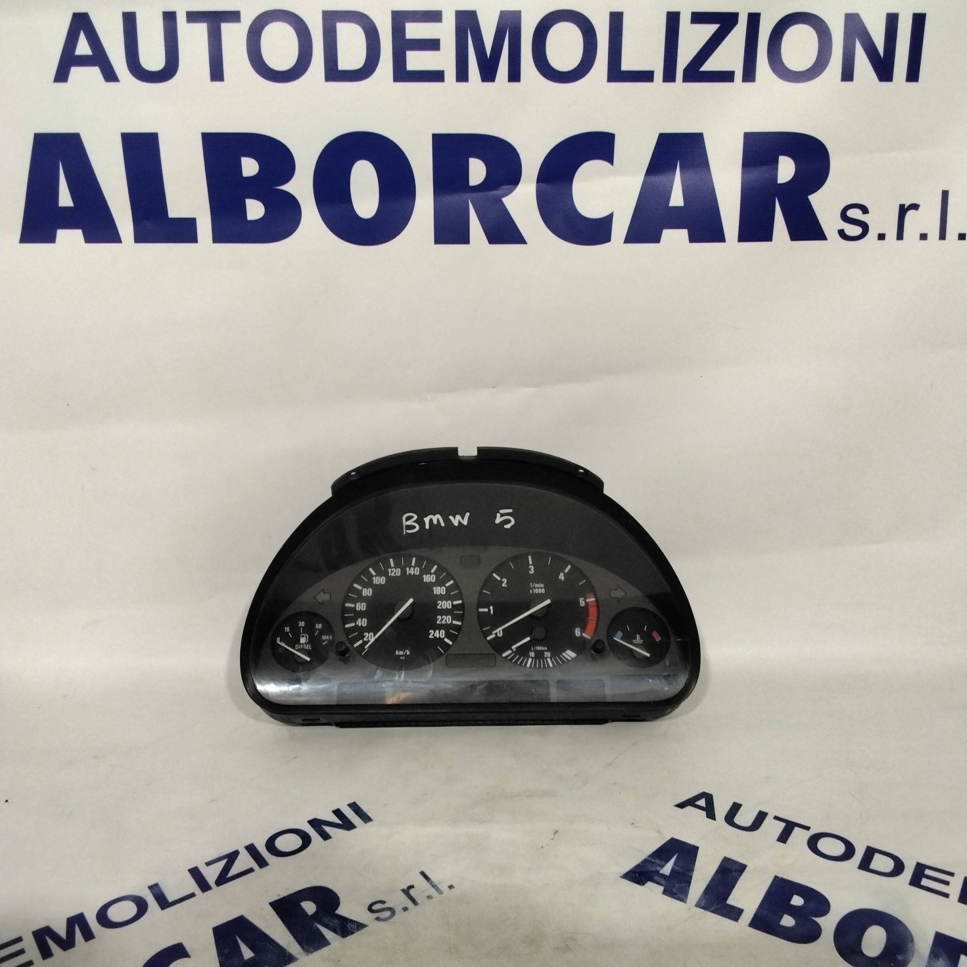 Quadro strumenti/contachilometri  BMW 5 (E39) 520 anno 1998 codice:87001313