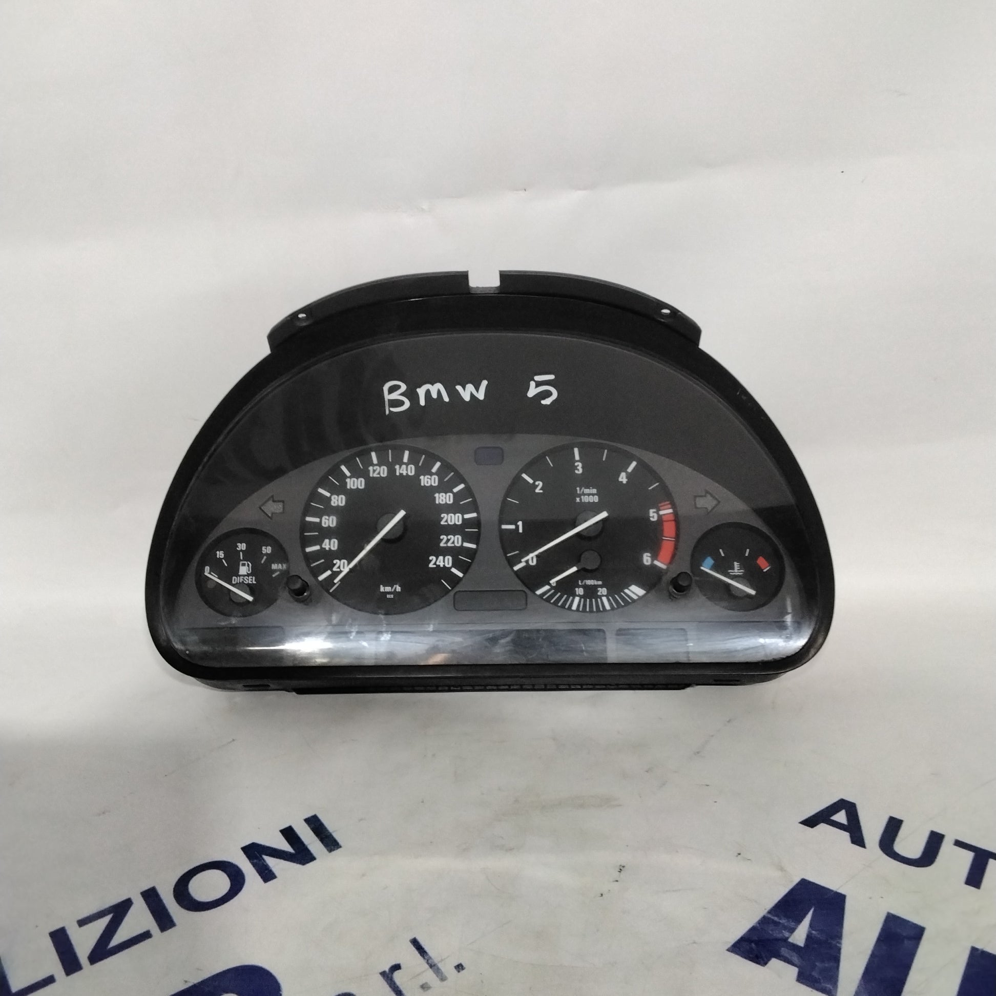 Quadro strumenti/contachilometri  BMW 5 (E39) 520 anno 1998 codice:87001313