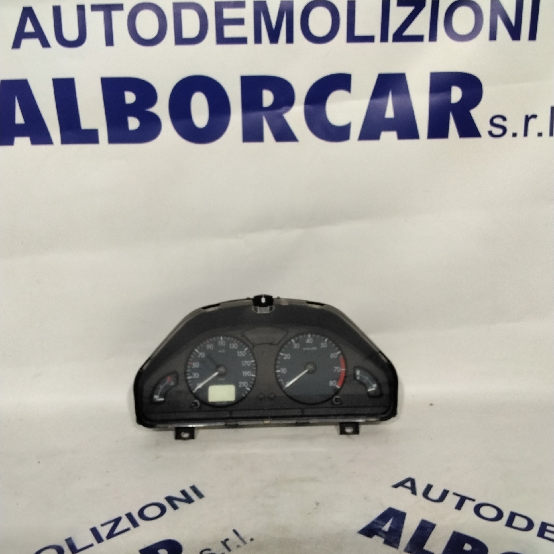 Quadro strumenti contachilometri  citroen saxo anno 1999 codice :9626196880