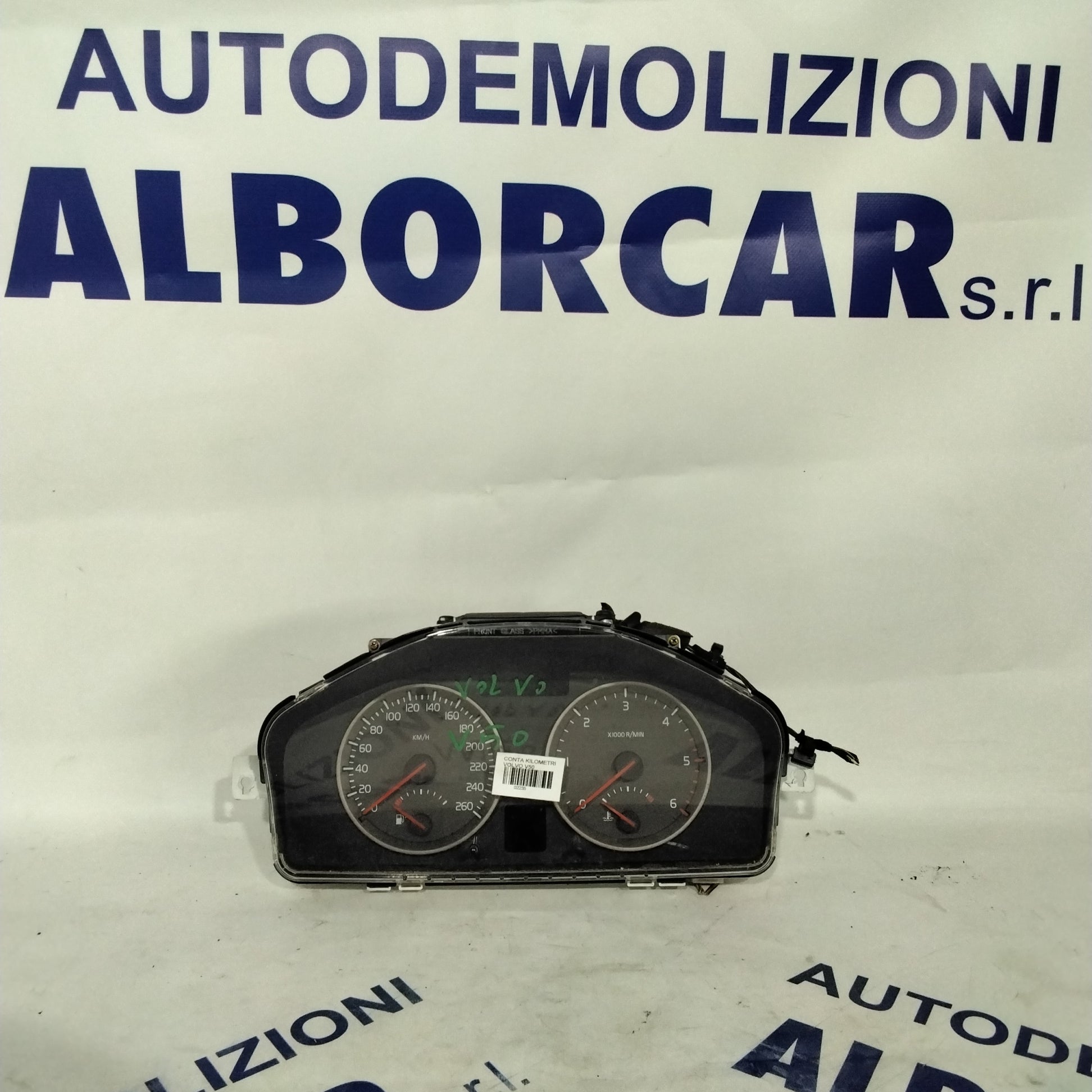 instrument cluster/odometer volvo v50 year 2002 code: 8697035 (sf7p2)