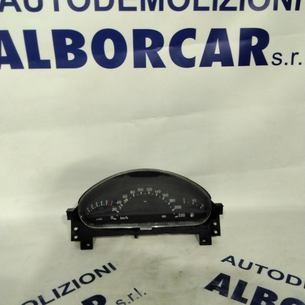instrument cluster/speedometer/gauge Mercedes A170 year 2001 code: 09051682021 ( sf7p2)