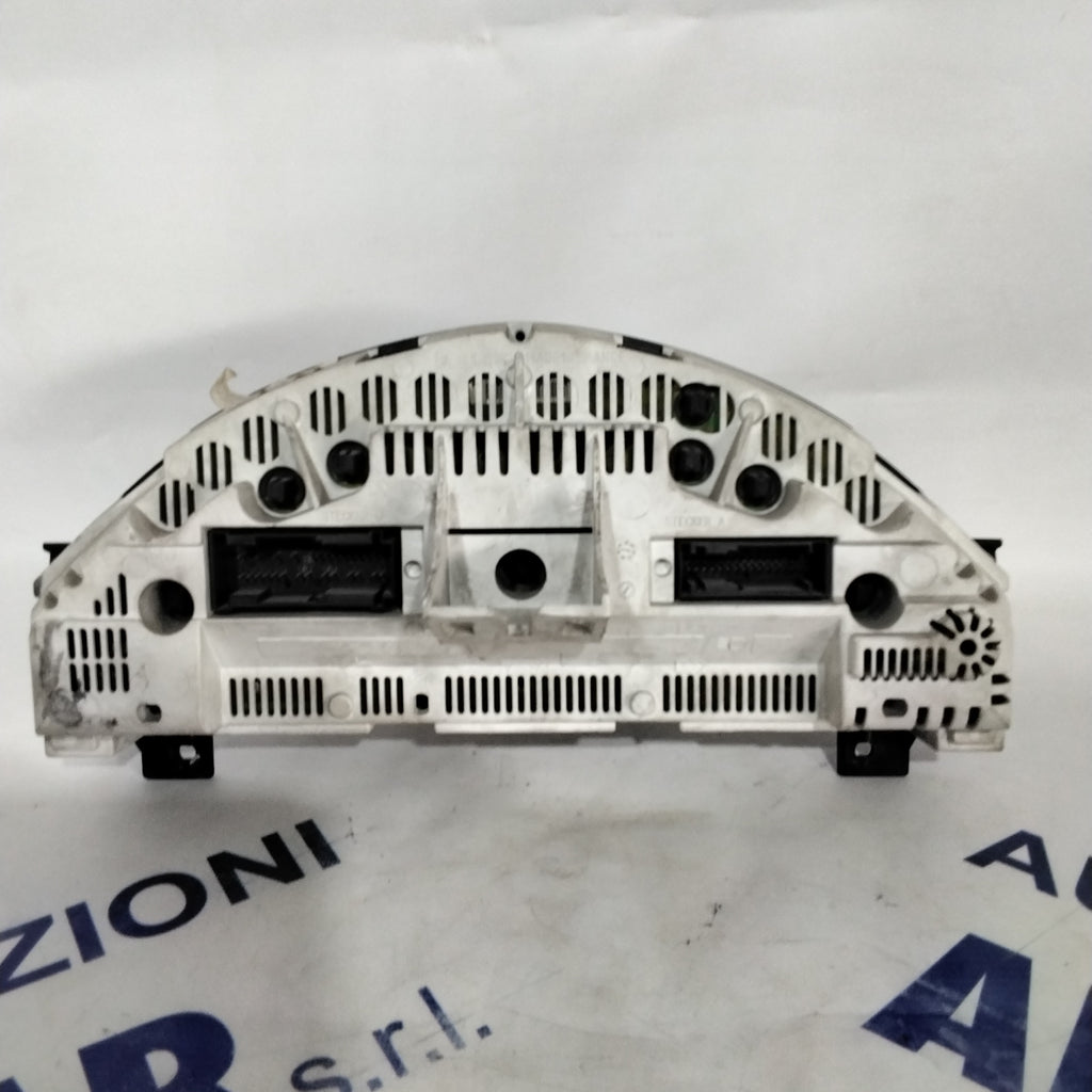 instrument cluster/speedometer/gauge Mercedes A170 year 2001 code: 09051682021 ( sf7p2)
