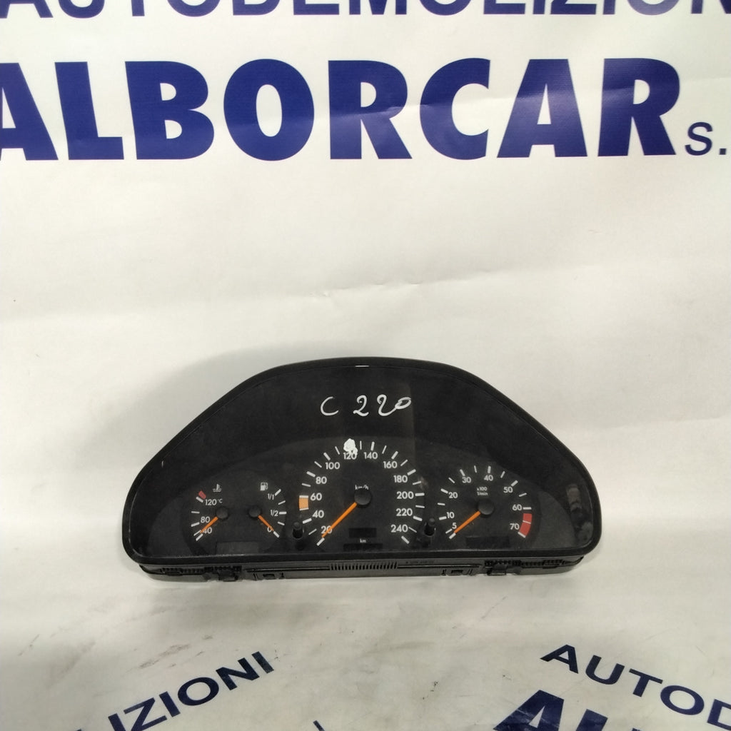 instrument cluster/speedometer/gauge Mercedes C220 year 1998 code: 5220301300 (sf7p2)