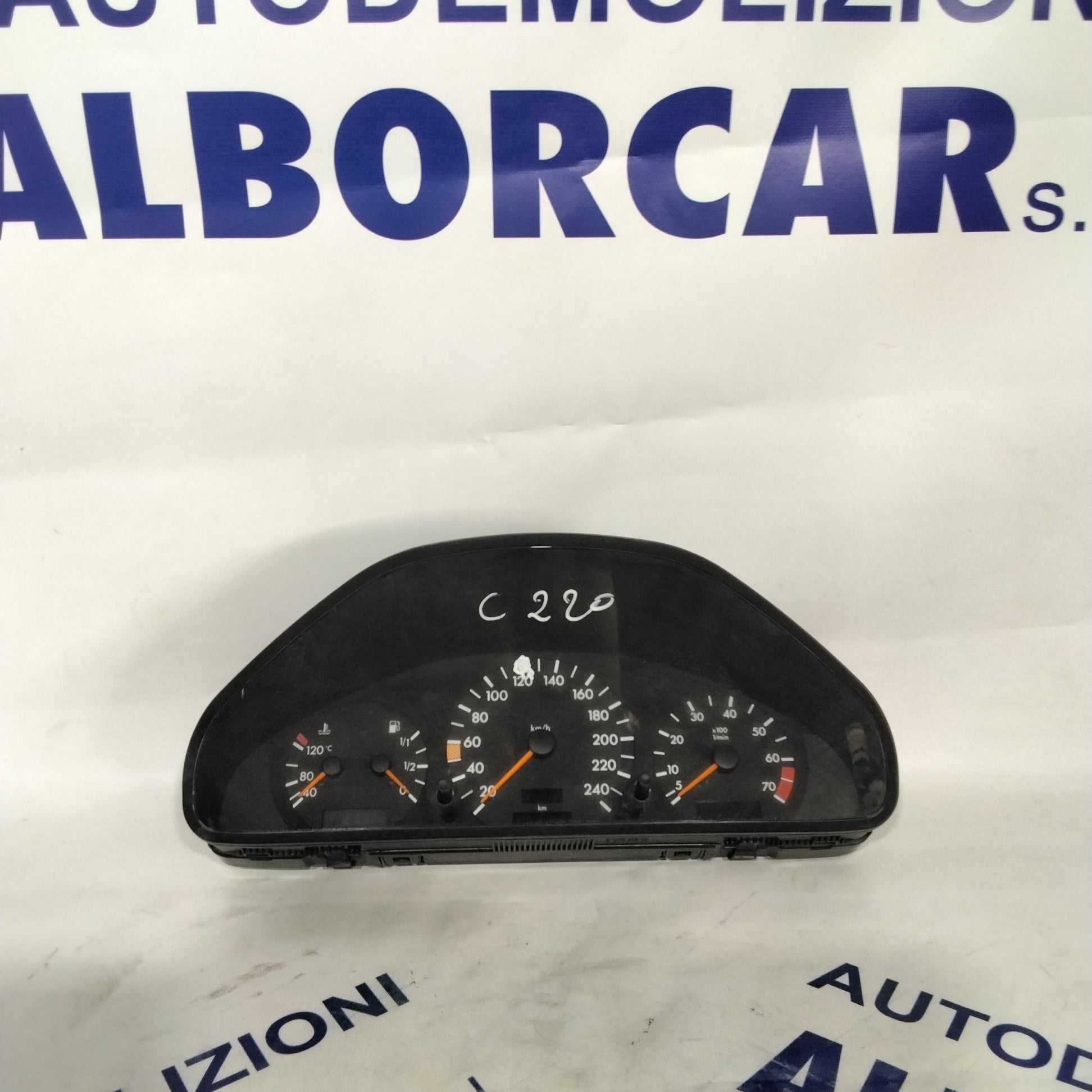 instrument cluster/speedometer/gauge Mercedes C220 year 1998 code: 5220301300 (sf7p2)