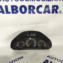 Carica l&#39;immagine nel visualizzatore di Gallery, quadro strumenti/contachilometri/veglia mercedes C220 anno 1998 codice: 5220301300 (sf7p2)
