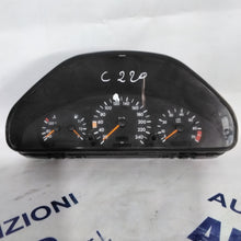 Carica l&#39;immagine nel visualizzatore di Gallery, quadro strumenti/contachilometri/veglia mercedes C220 anno 1998 codice: 5220301300 (sf7p2)
