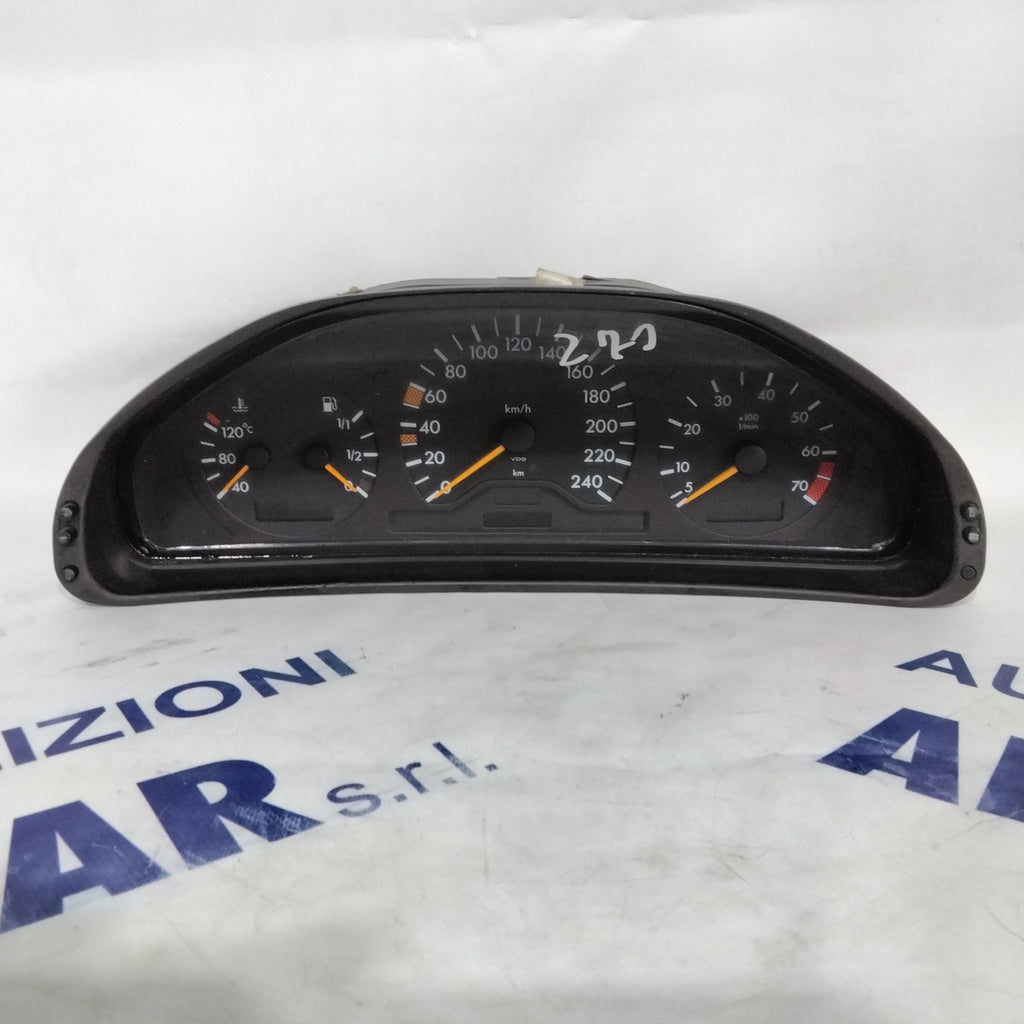 dashboard/speedometer/gauge Mercedes E270 year 1999 code: 87001345 (sf7p2)