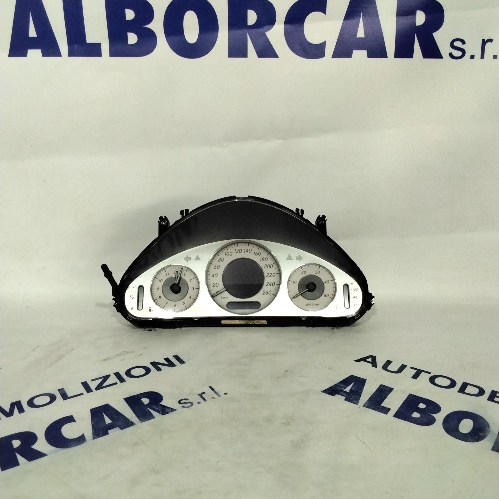 Instrument cluster/odometer/gauge for Mercedes E270 year 2003 code: 88311321(sf7p2)