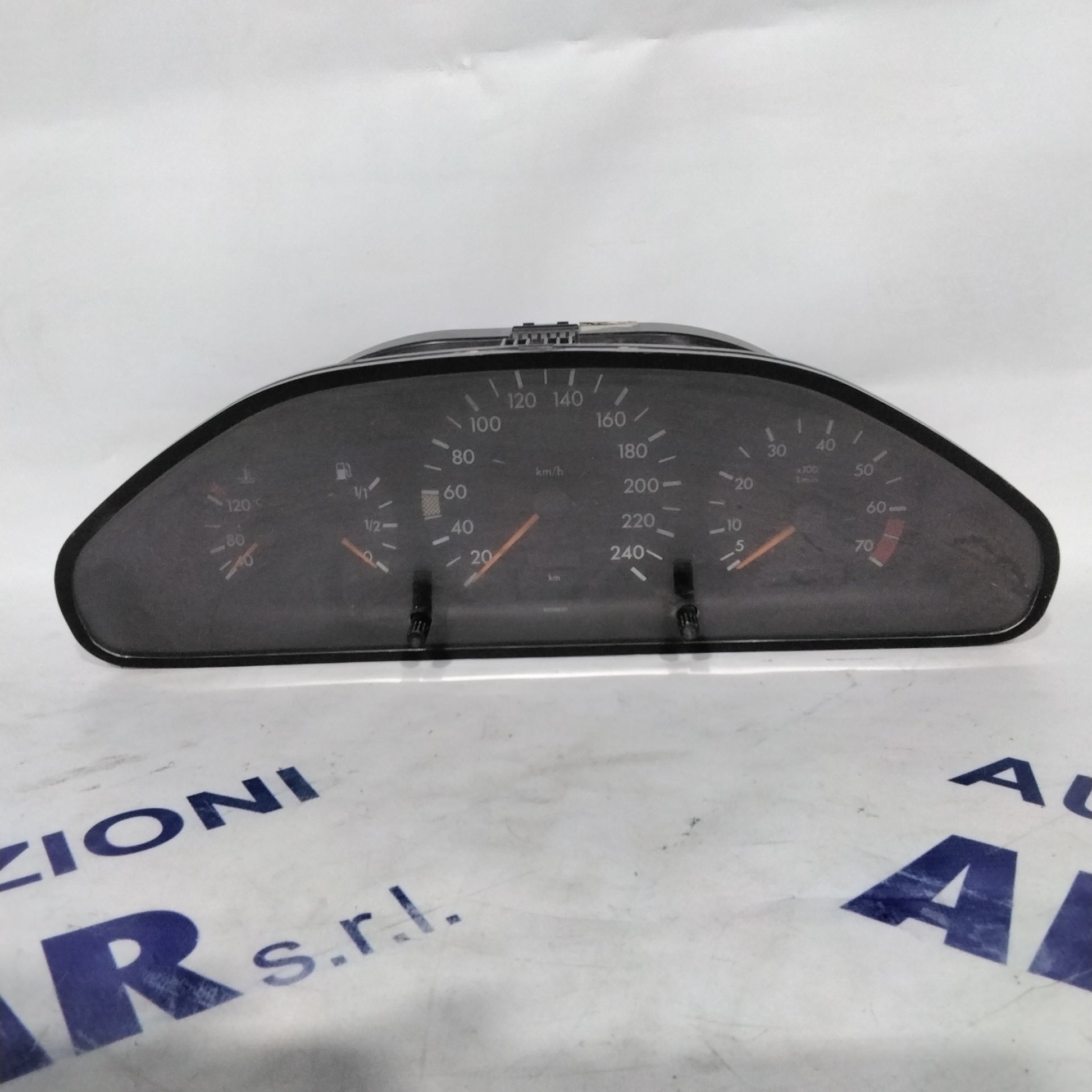 instrument cluster/speedometer/gauge Mercedes C220 year 1997 part number: 5411004900 (sf7p2)