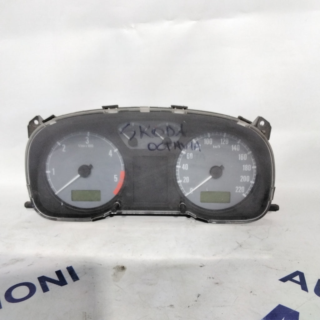 Instrument cluster/speedometer Skoda Octavia year 2003 code: 81071428(sf7p2)