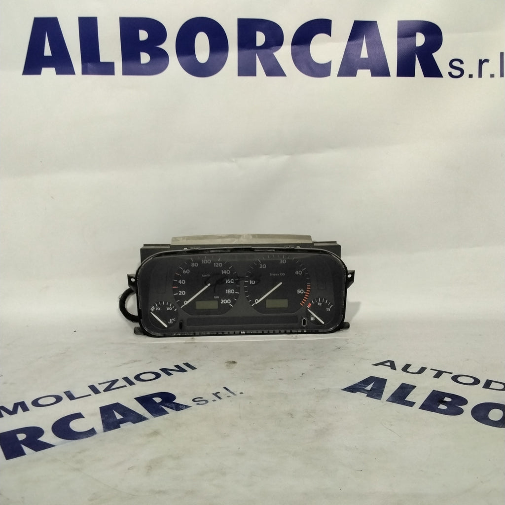 instrument cluster/odometer Volkswagen Golf 3 year 1996 code: 88311188 (sf7p2)