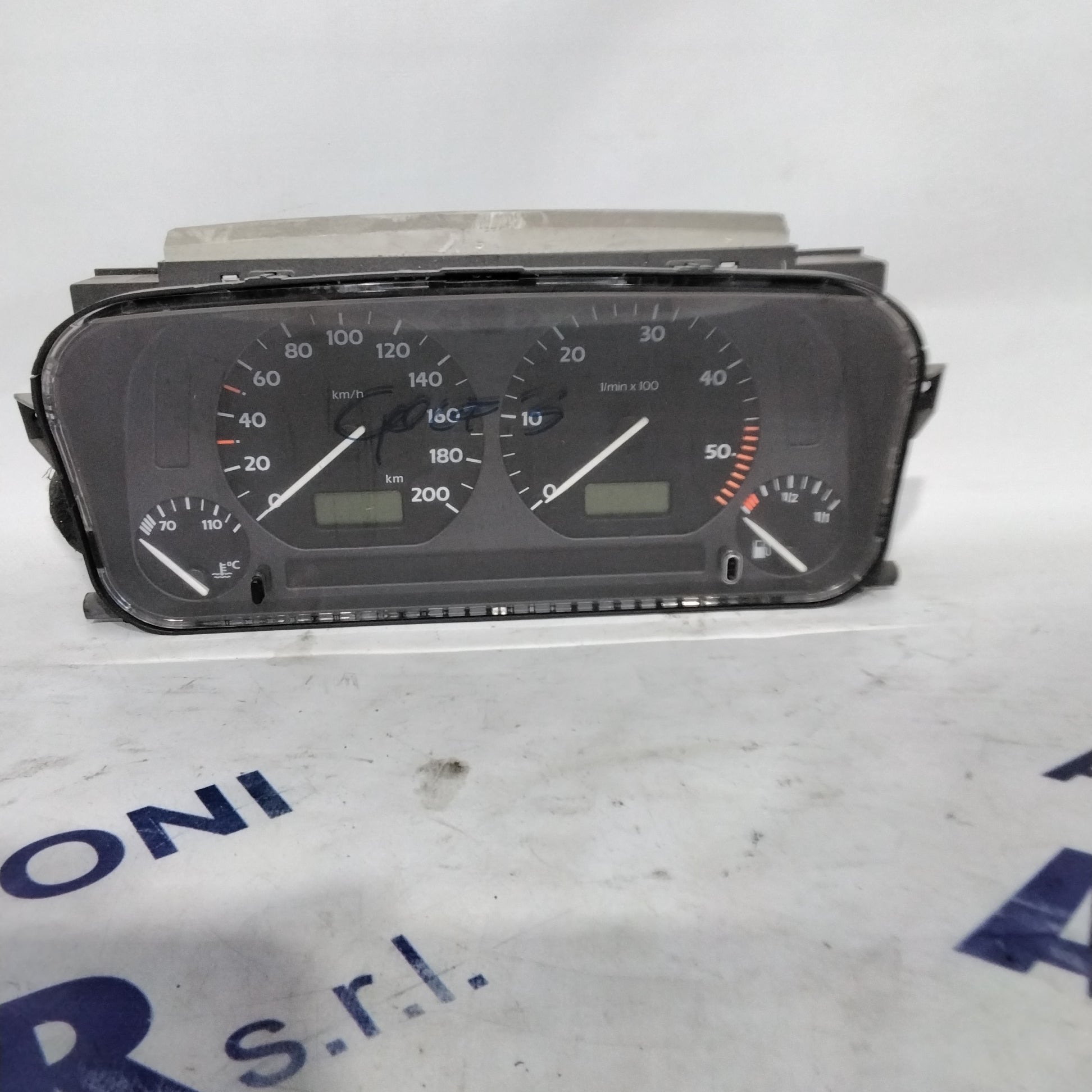 instrument cluster/odometer Volkswagen Golf 3 year 1996 code: 88311188 (sf7p2)