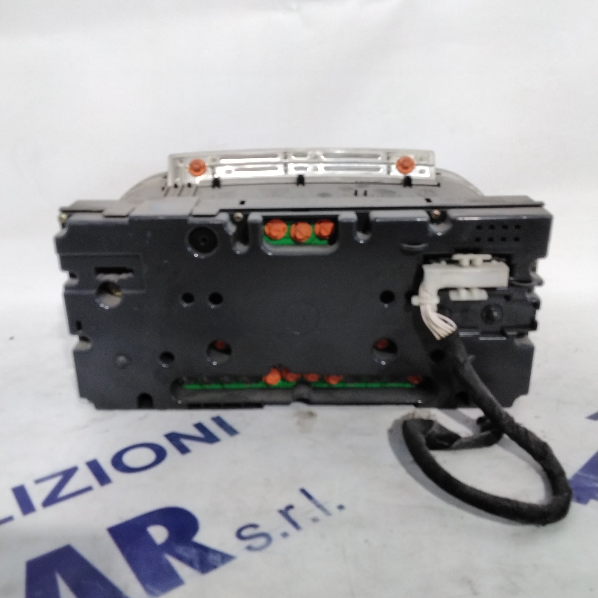 instrument cluster/odometer Volkswagen Golf 3 year 1996 code: 88311188 (sf7p2)