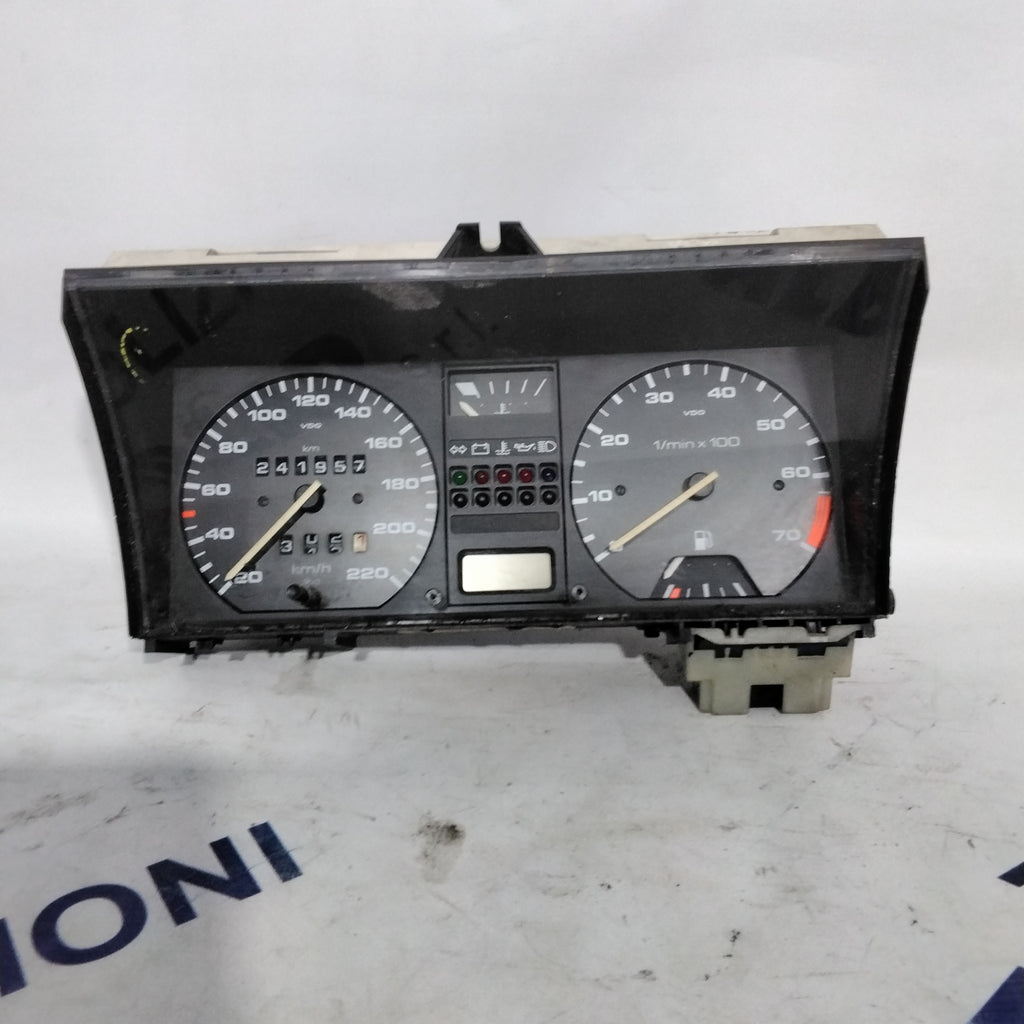instrument cluster/odometer Volkswagen Golf 2 year 1992 code: 88280045 (sf7p2)